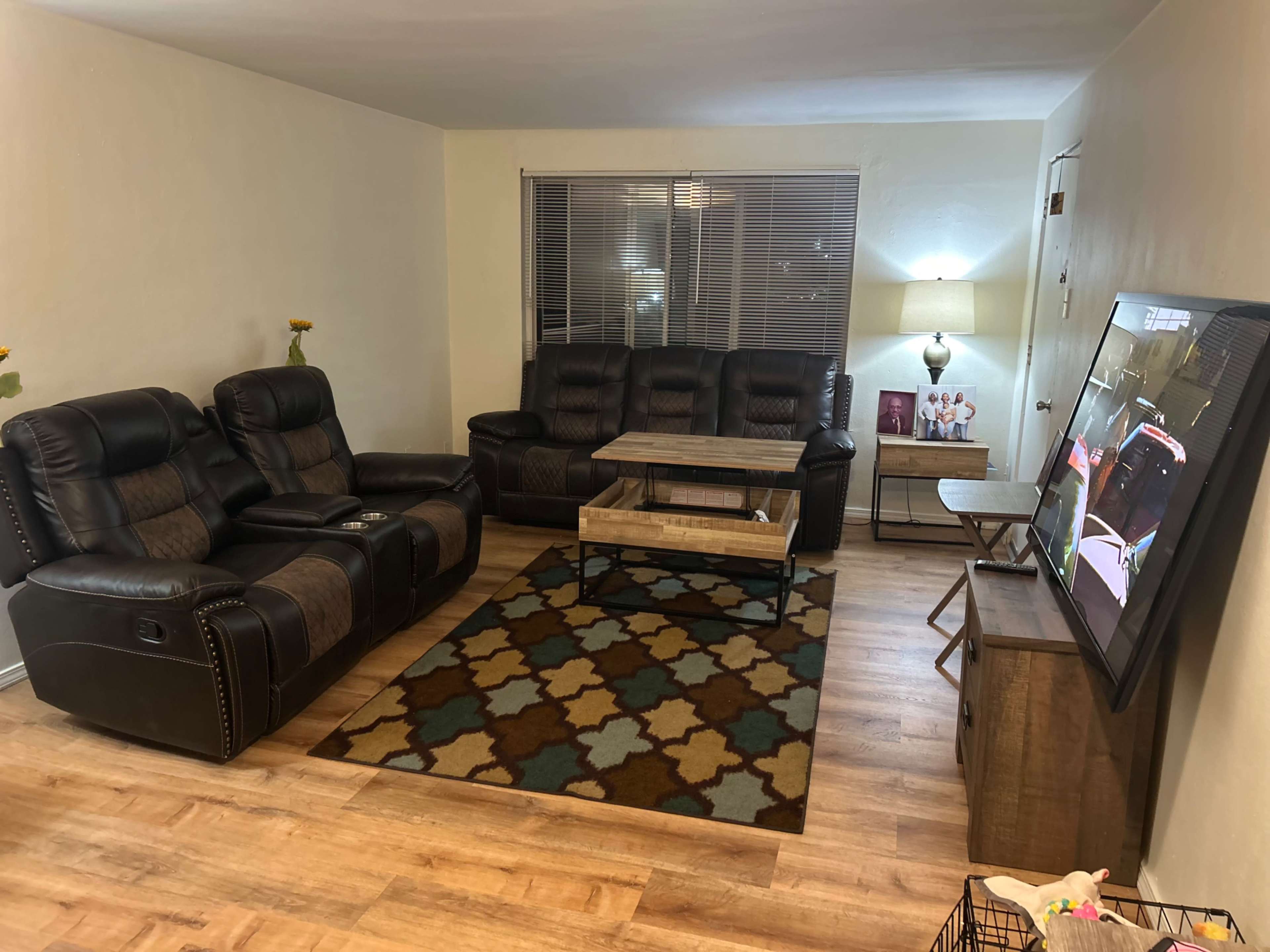 Bright, Natural-Light Living Room for Content Creation Image in Airport Township, Berkeley, MO