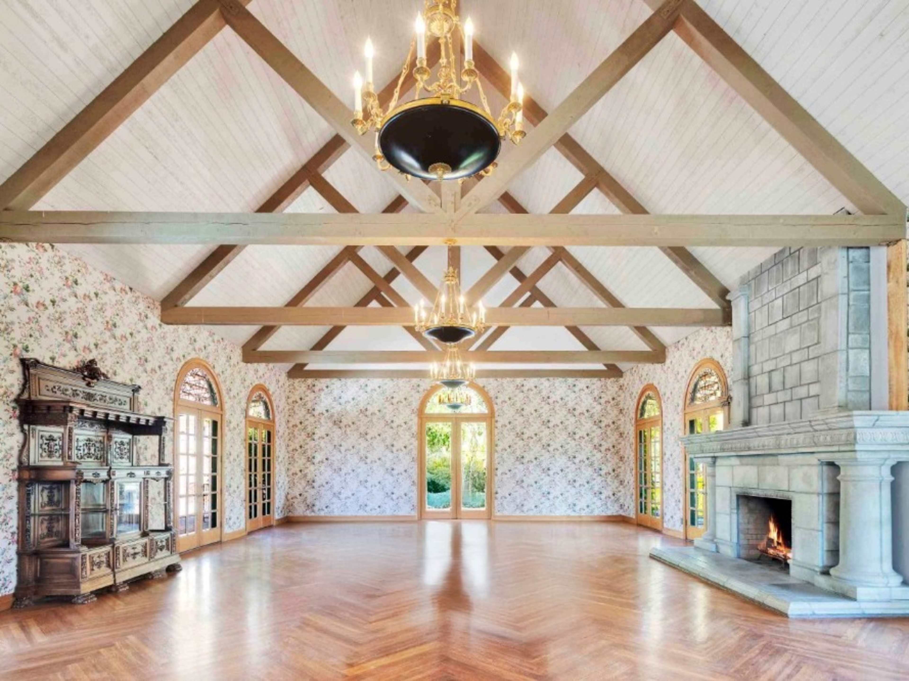 Ballroom Rental - Up to 8 hours