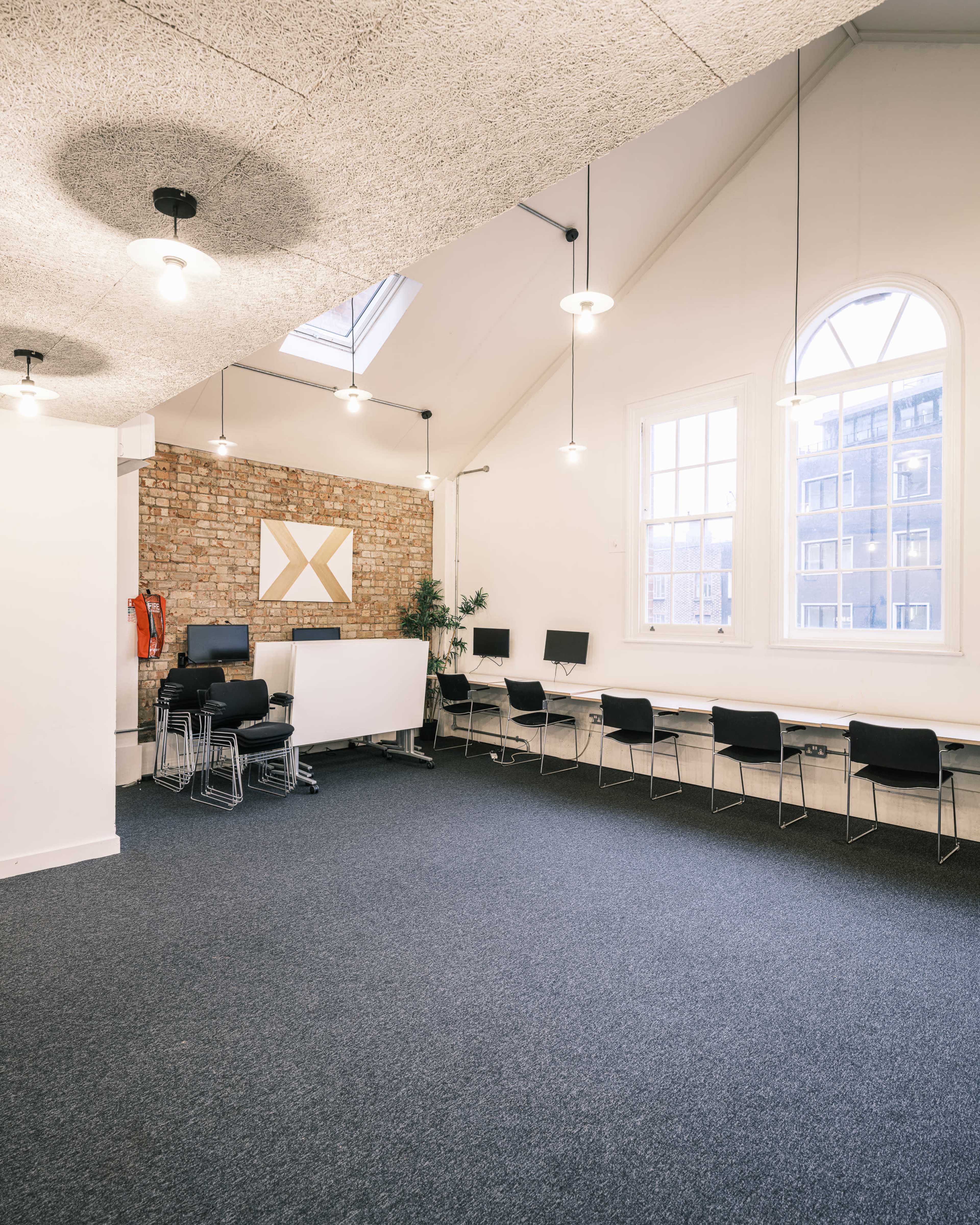 Light and Modern Space in Central London Image in London, London, ENG