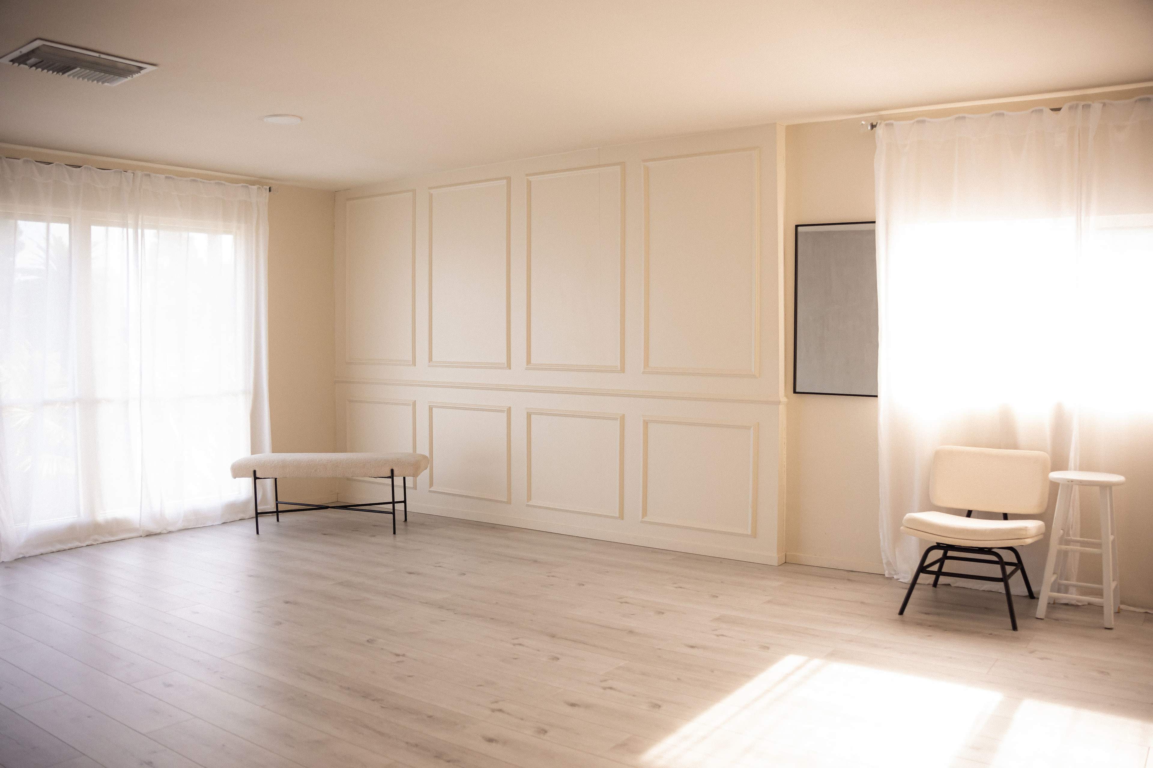 Natural Light Studio With Multiple Backdrops Image in Oak View, Huntington Beach, CA