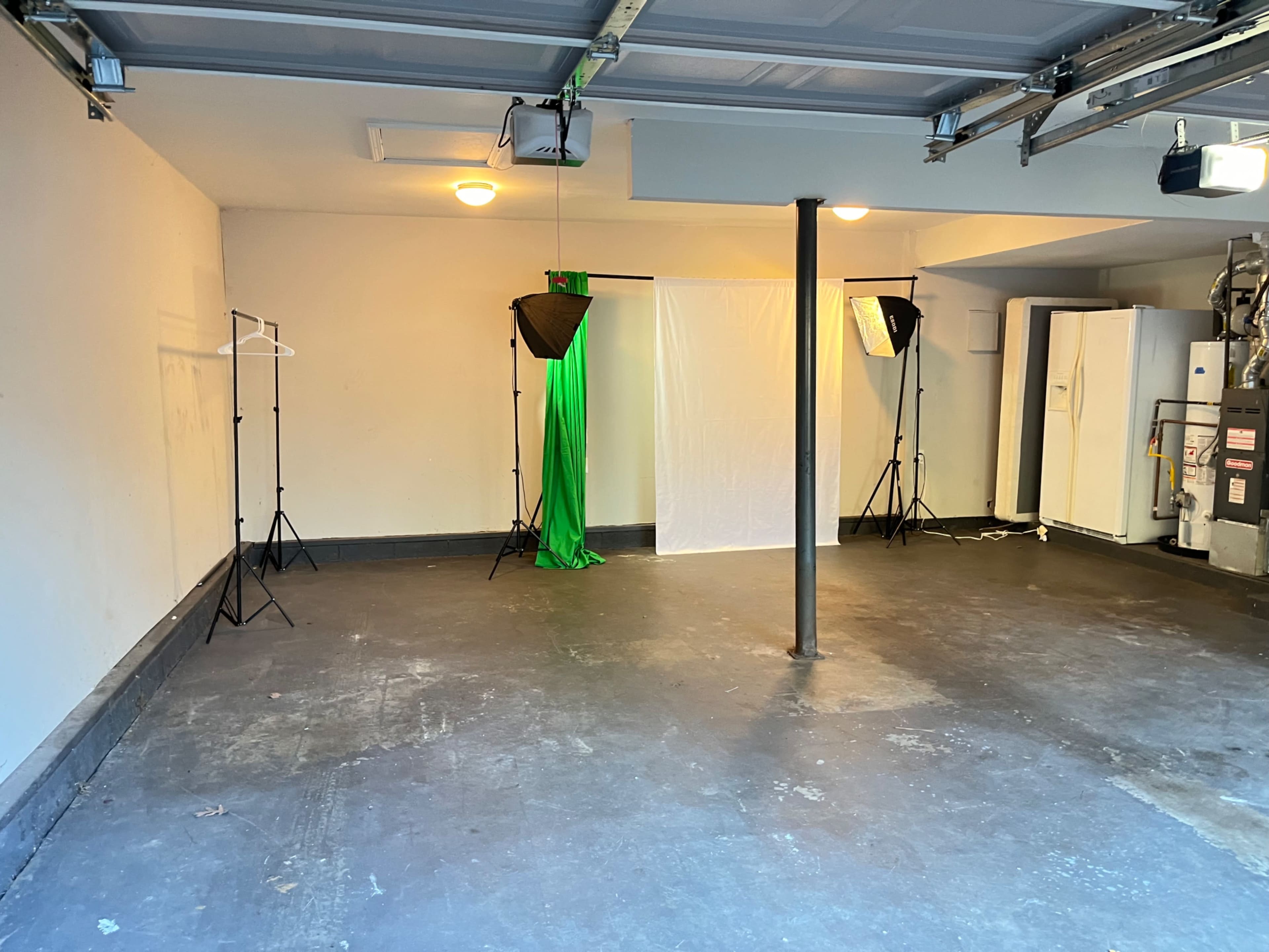 Affordable Studio with Green Screen & White Backdrop in ATL Image in South Fulton, Atlanta, GA