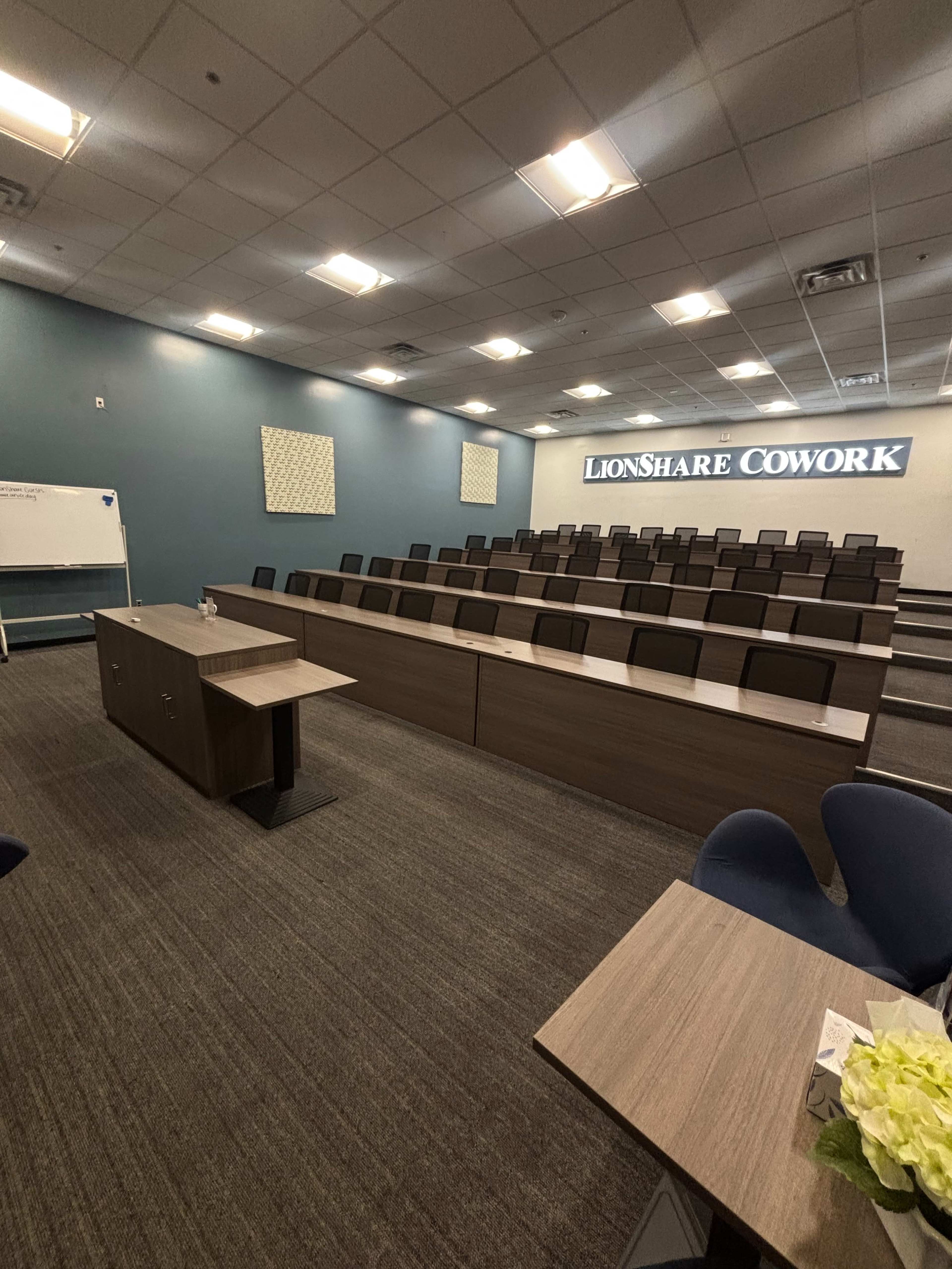 Large Stadium-Style Classroom Minutes From The Beaches Image in Girvin, Jacksonville, FL