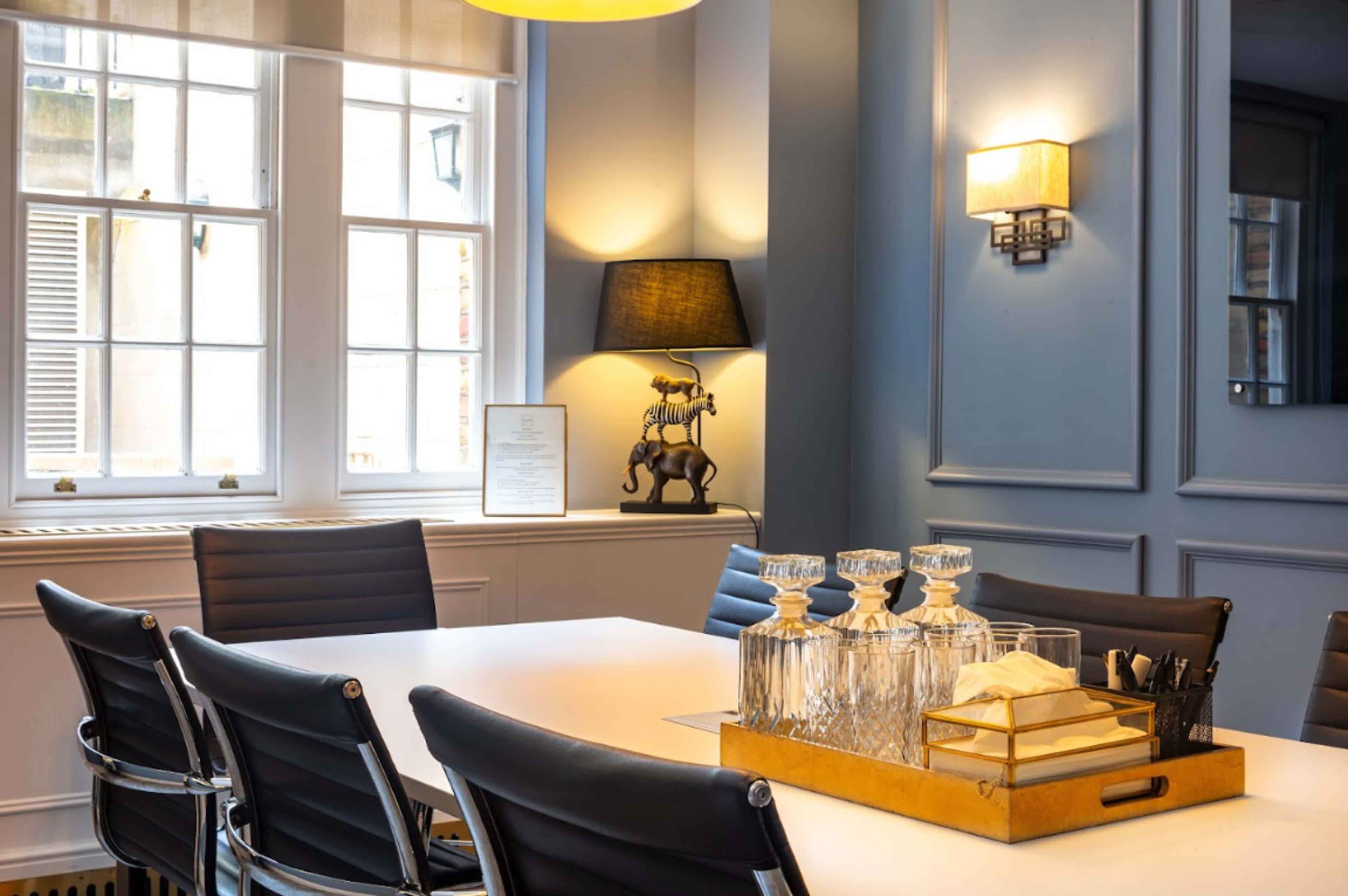 Meeting Room for 8 Attendees in Mayfair - Meeting Room 2 - Mayfair Image in Mayfair, London, ENG