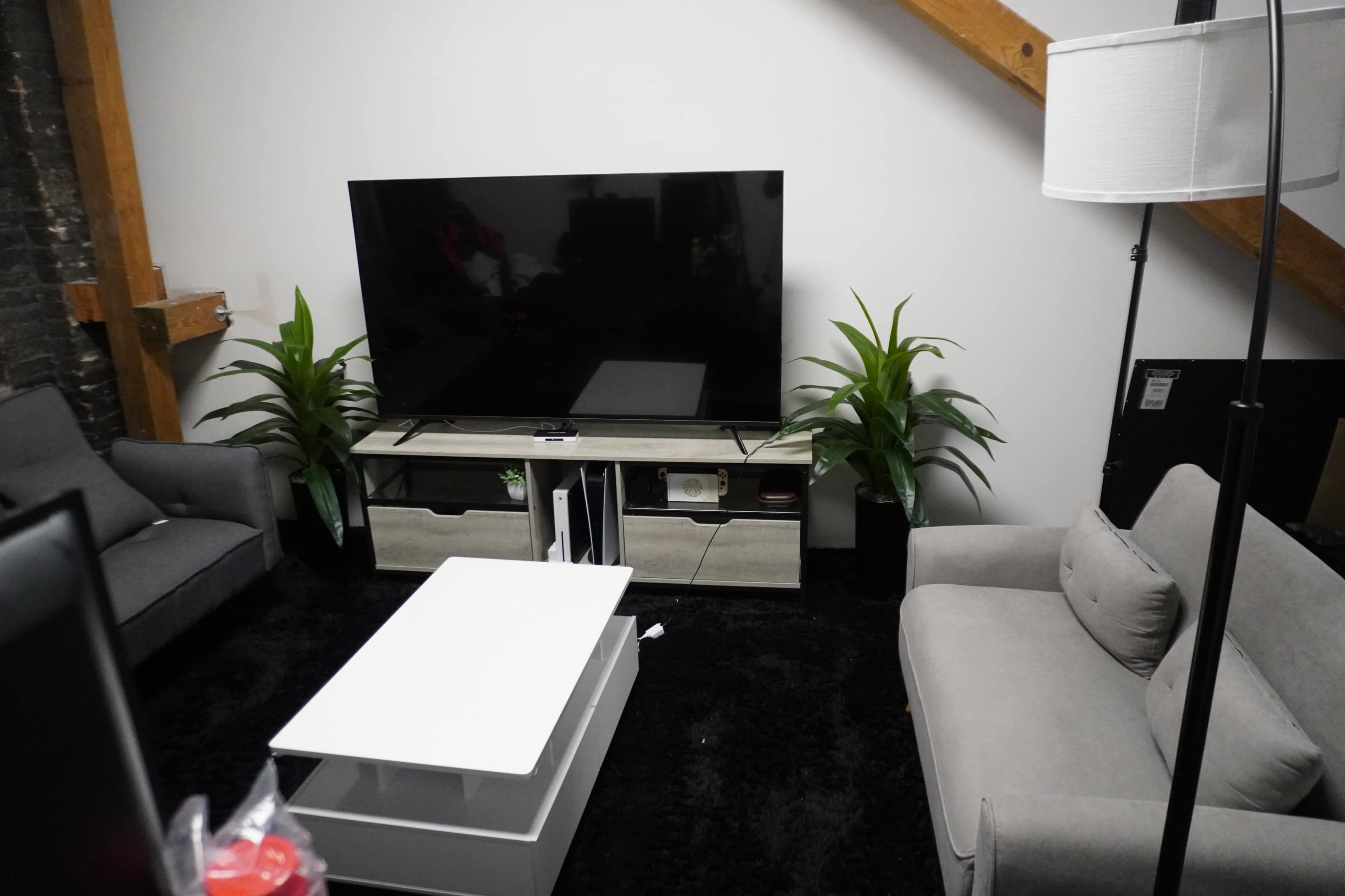 Downtown studio with a rustic but modern feel. Image in Westside, SYRACUSE, NY