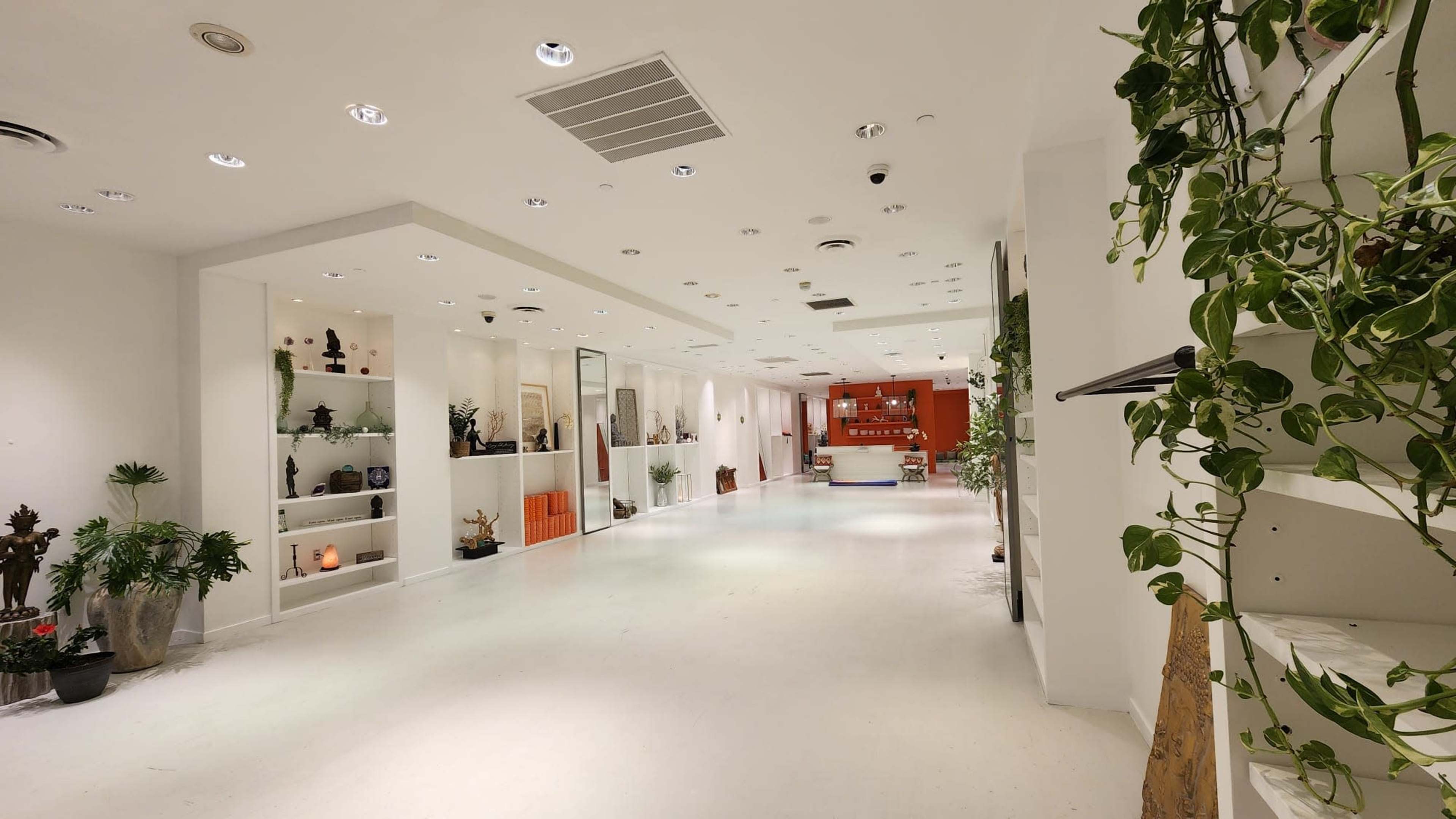 Bright & Spacious Yoga & Meditation Studio at 3rd Street Promenade Image in Downtown, Santa Monica, CA