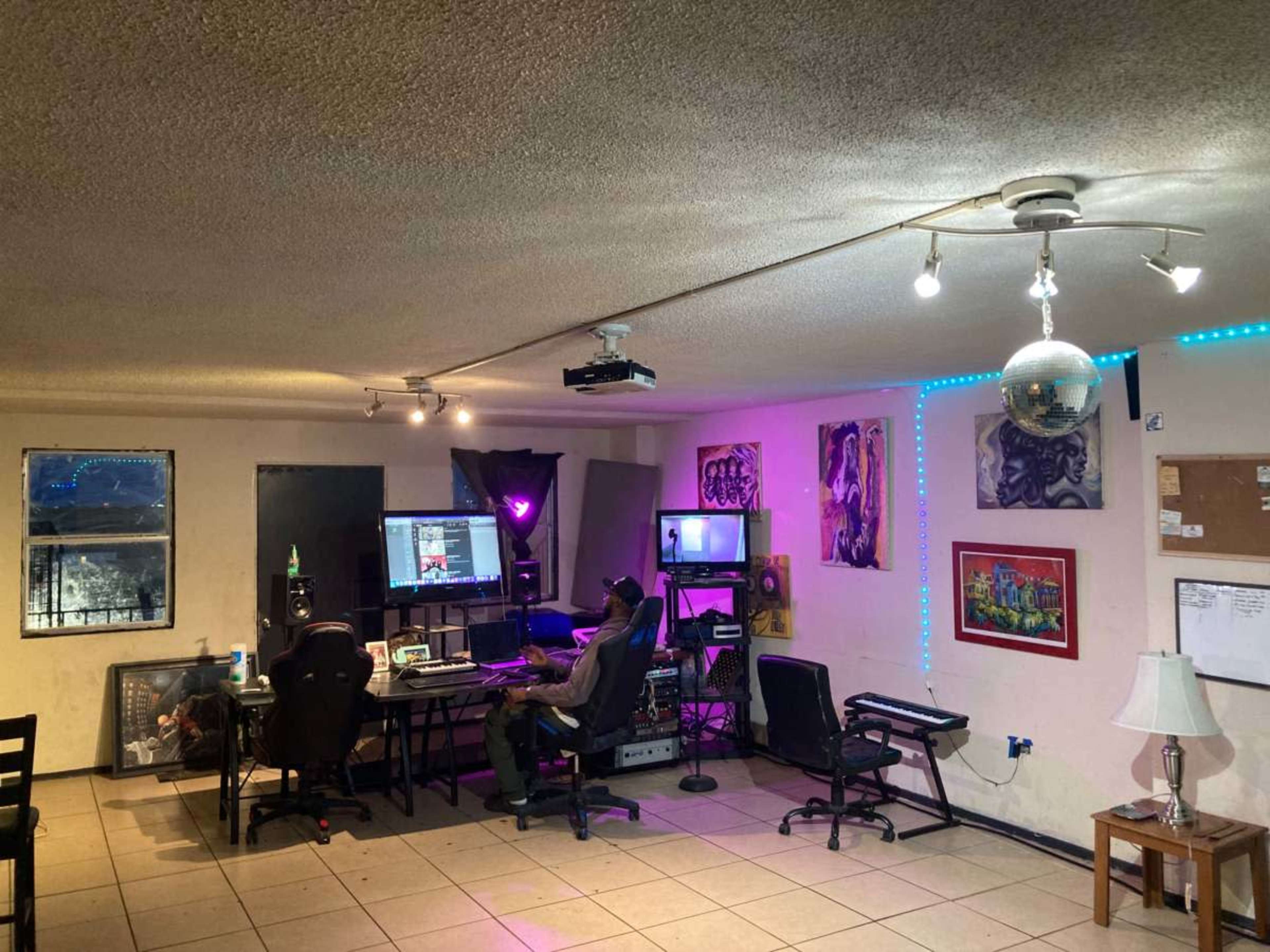 Private Suite Mid City Skyline Recording Studio available 24/7 Image in Mid-City, New Orleans, LA
