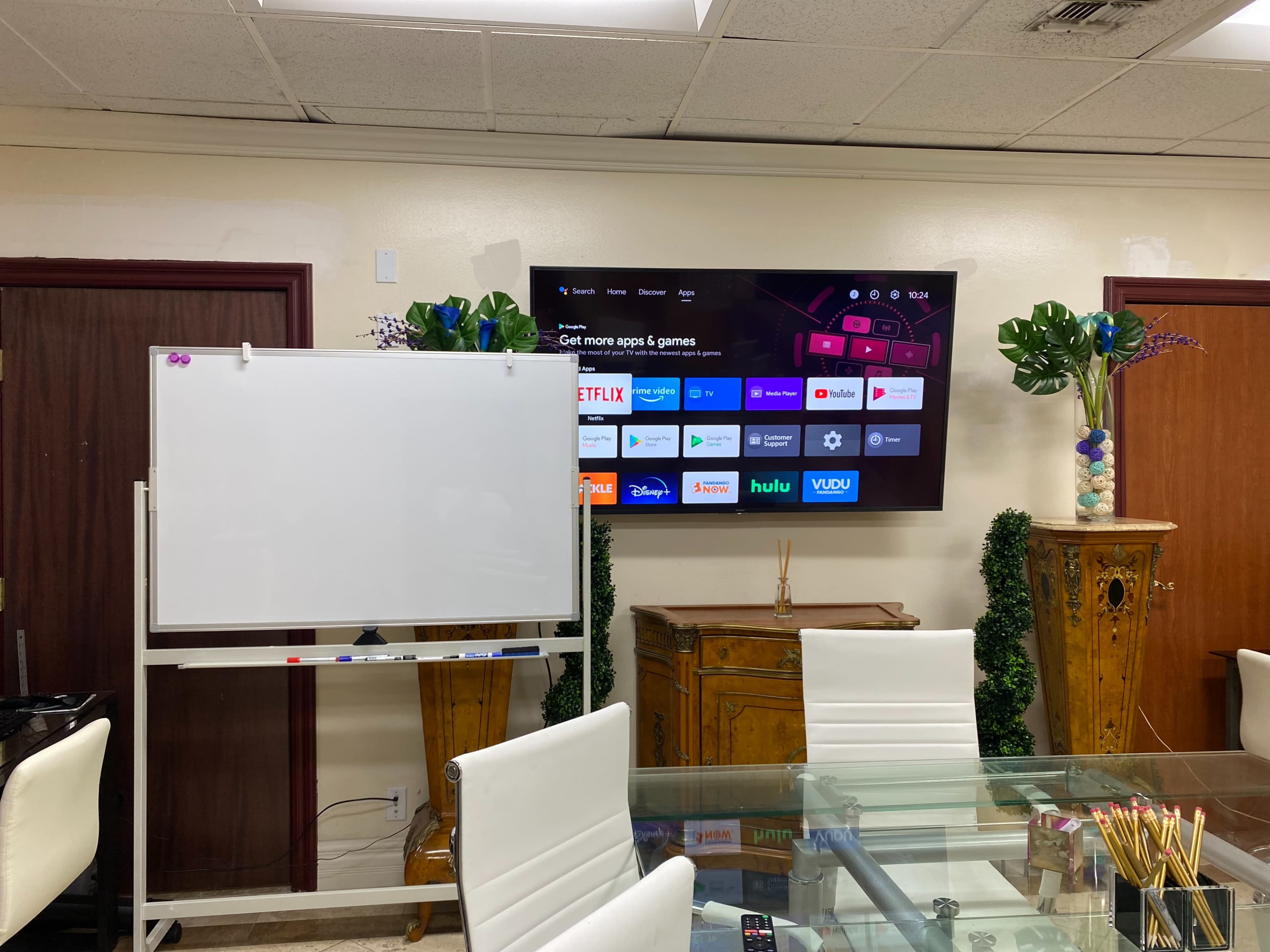 Bright, spacious conference room Image in Van Nuys, Van Nuys, CA