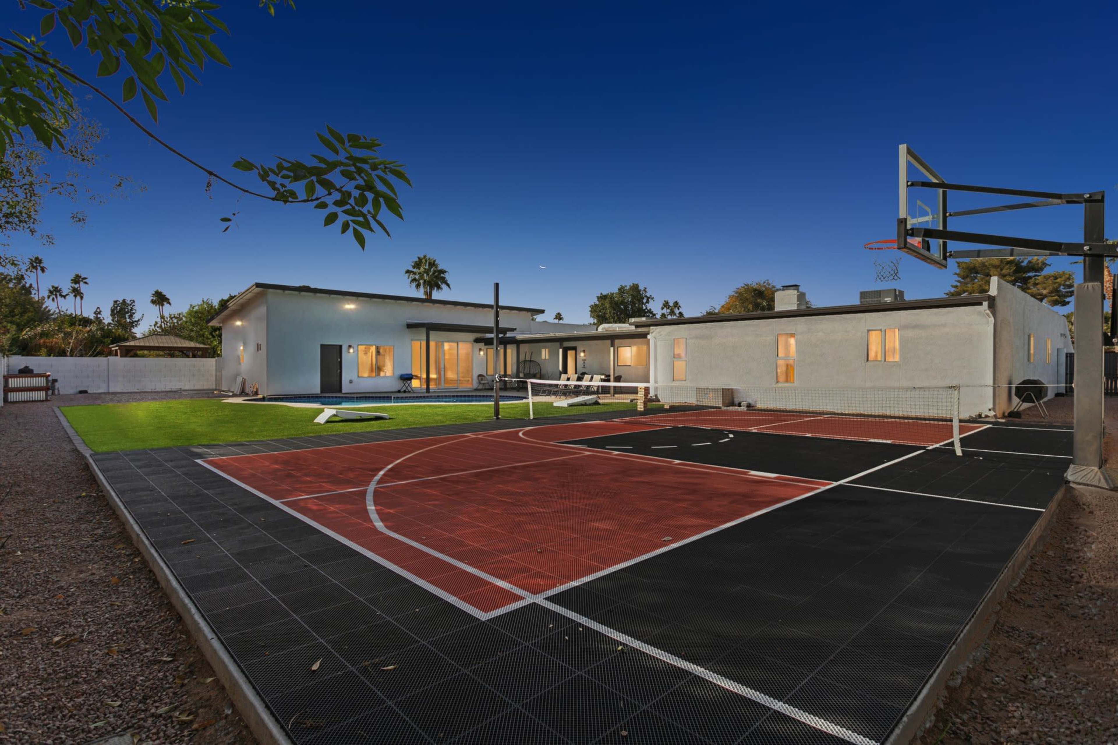 Stylish Scottsdale Oasis | Pool, Casita, Sport Court & Open Layout for Productions and Meetings Image in Paradise Valley Village, Scottsdale, AZ