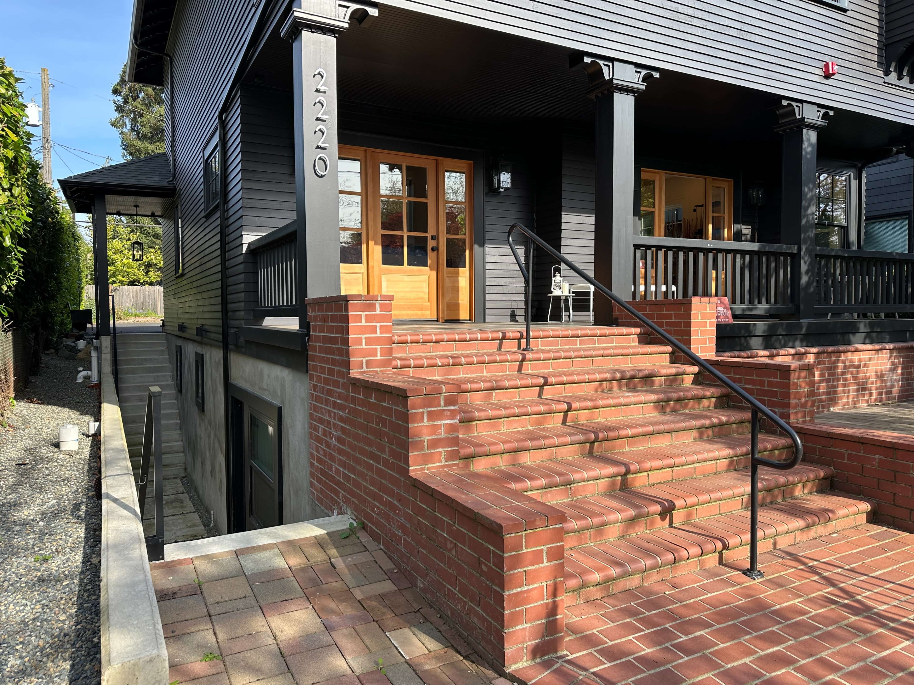 Contemporary Upper Queen Anne Meeting Space Image in East Queen Anne, Seattle, WA