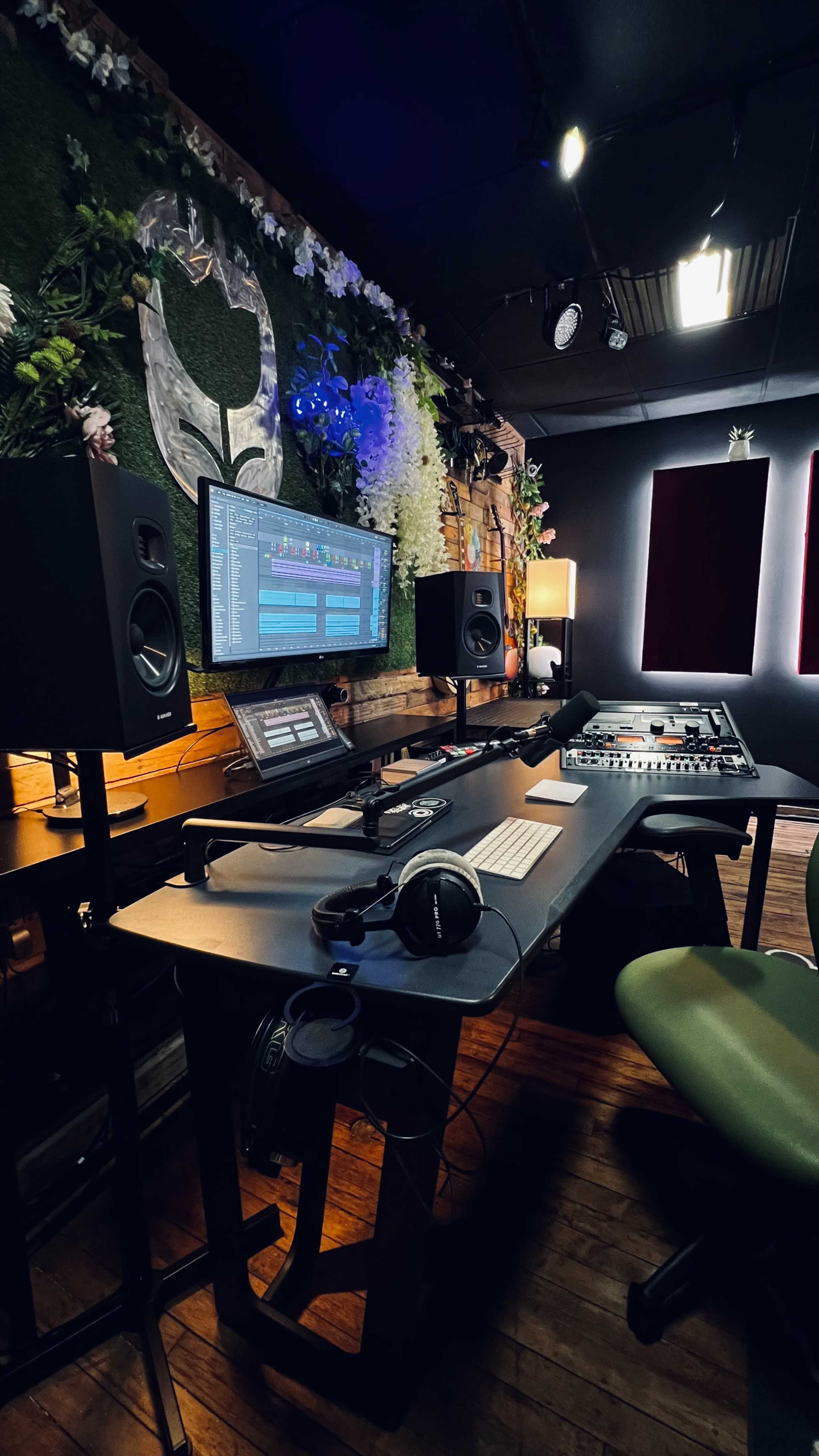 Downtown Recording Studio with Vocal Booth Image in Chicago Loop, Chicago, IL