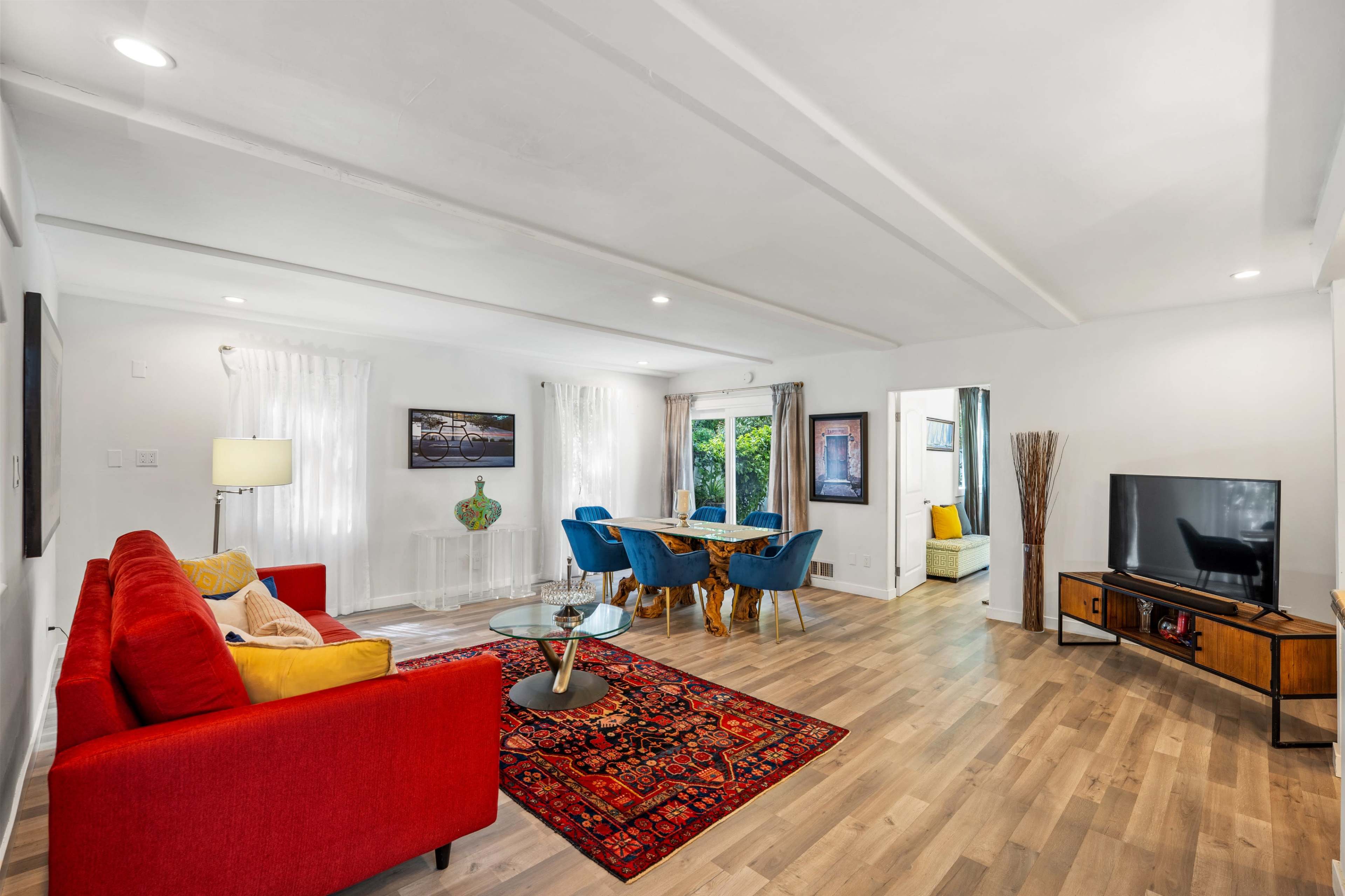 Glen Mountain Side - Enough space to take a hike Image in Beverly Glen, Los Angeles, CA