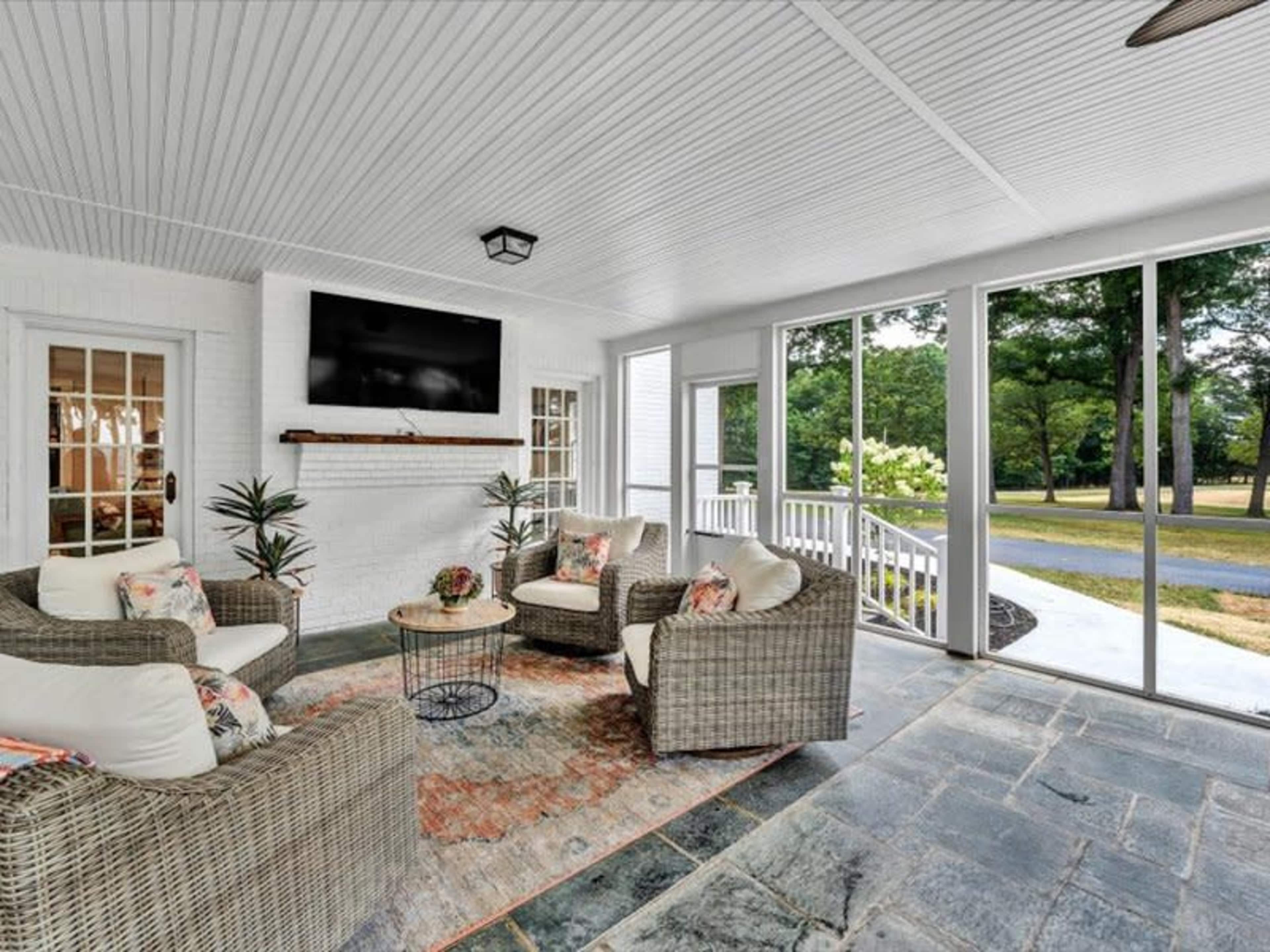 Milan Manor at Smith Mountain Lake Image in Union Hall, Union Hall, VA