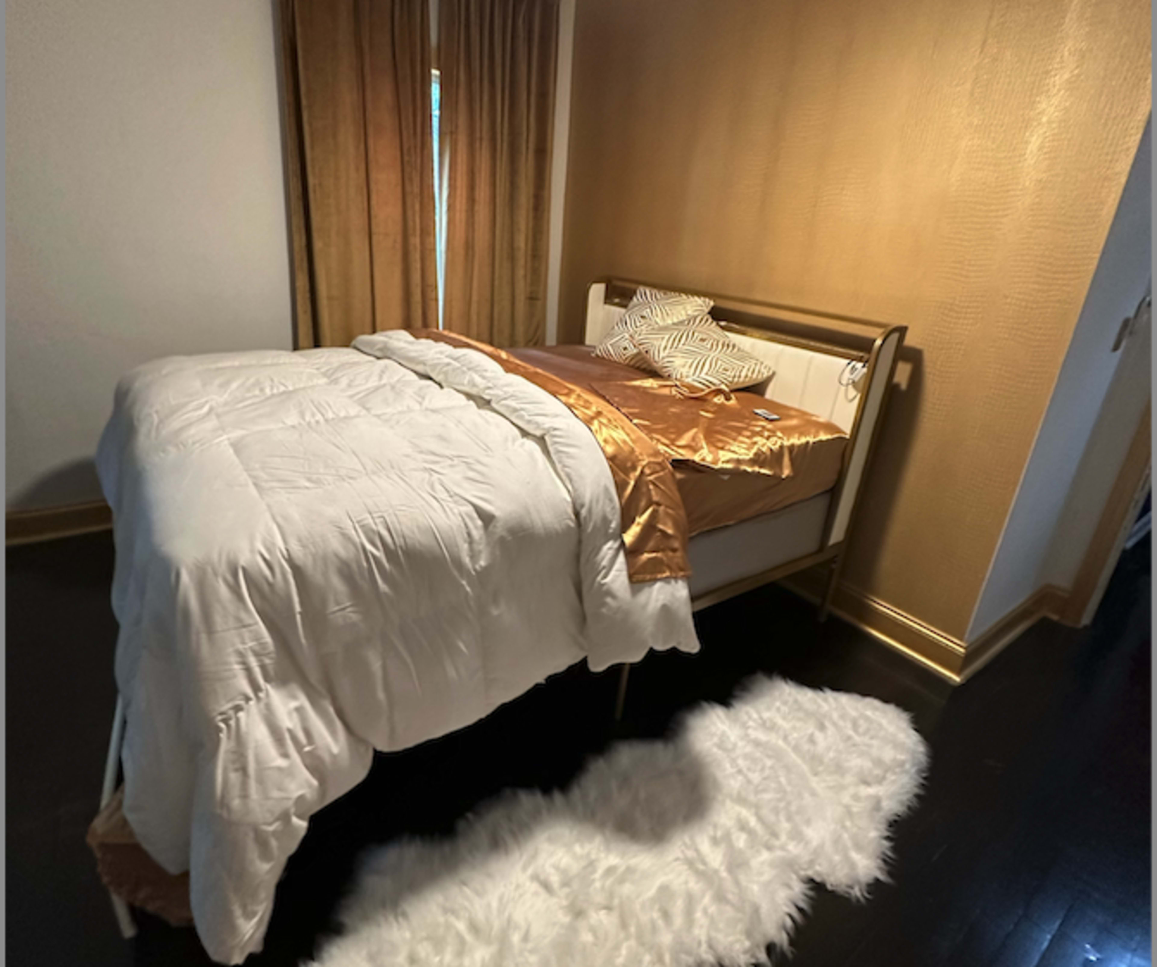 Metro Atlanta Photo House Image in Colonial Hills, East Point, GA