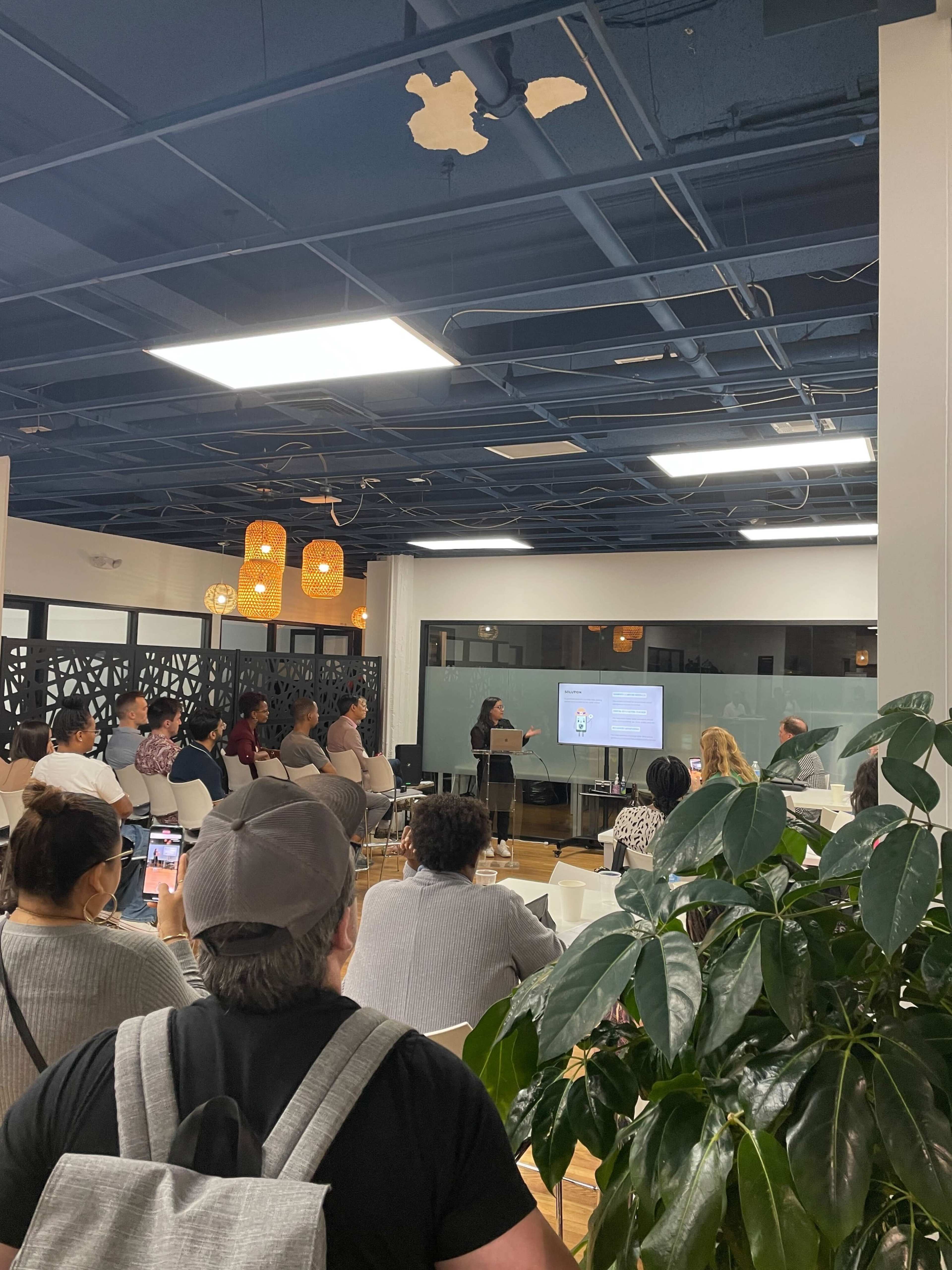 Downtown Meeting & Networking Lobby Image in Downtown Detroit, Detroit, MI