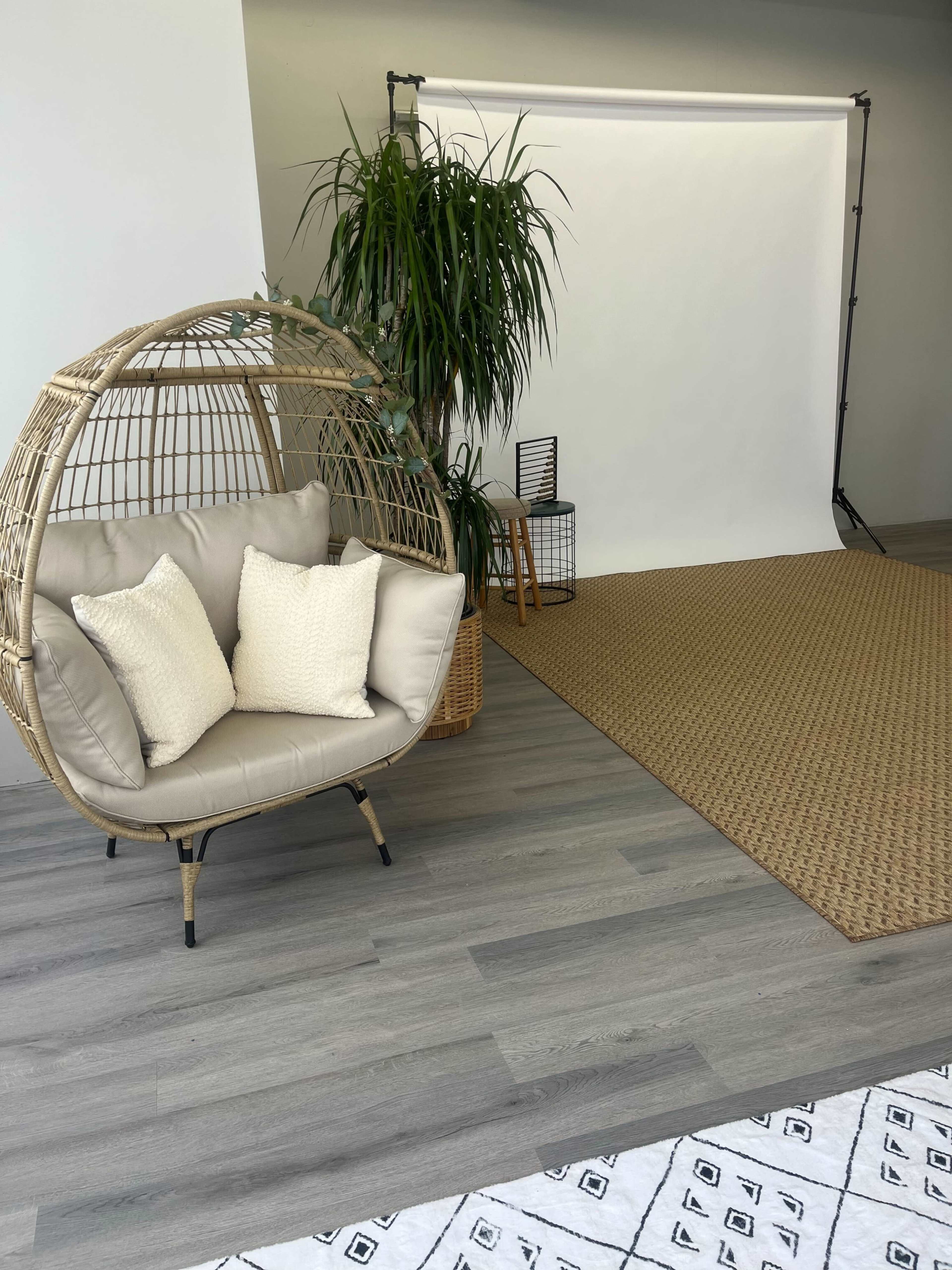 White Walls & Spaces With Character Image in Barrie, Barrie, ON