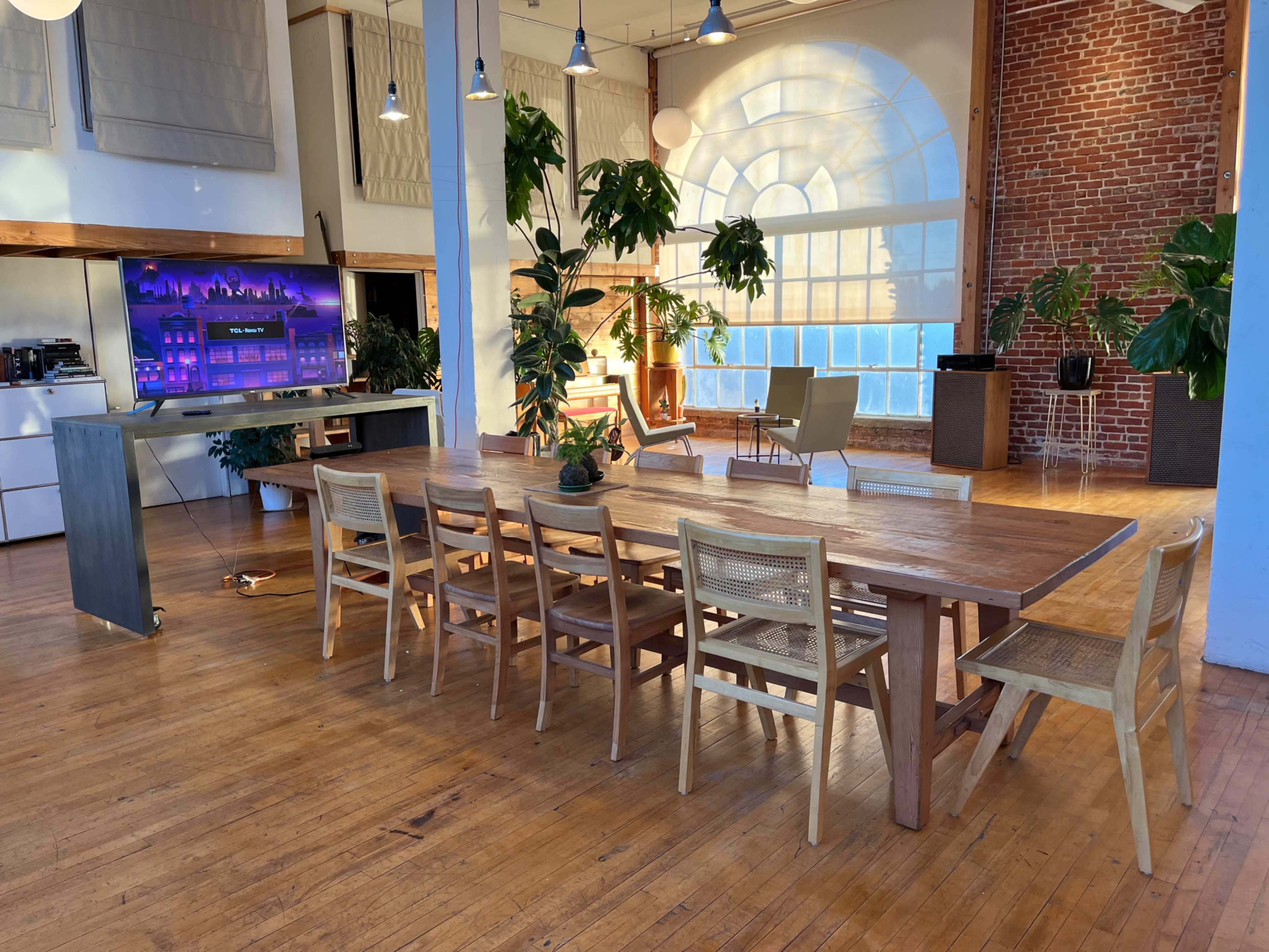 Light filled Open & Spacious 1920's Warehouse Image in Ralph Bunche, Oakland, CA