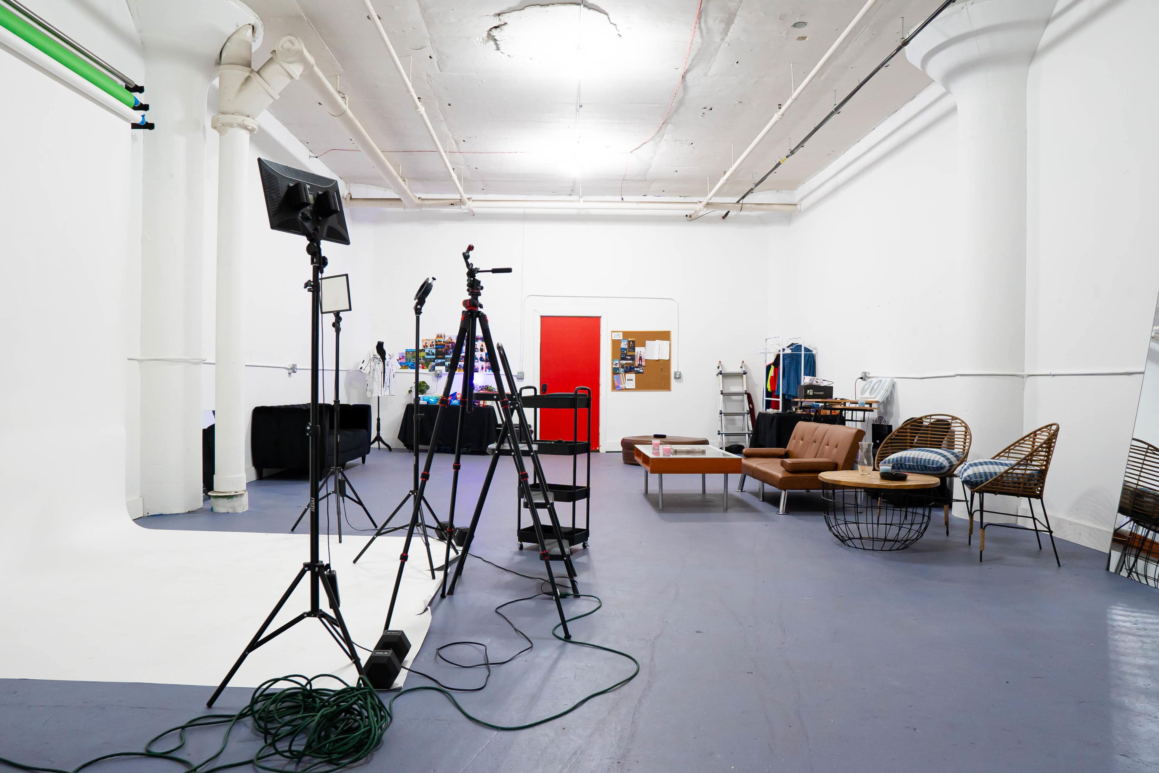 Spacious Creative Studio | Perfect for Lighting-Controlled Shoots | 700 Sq Ft Image in Russell Industrial, Detroit, MI