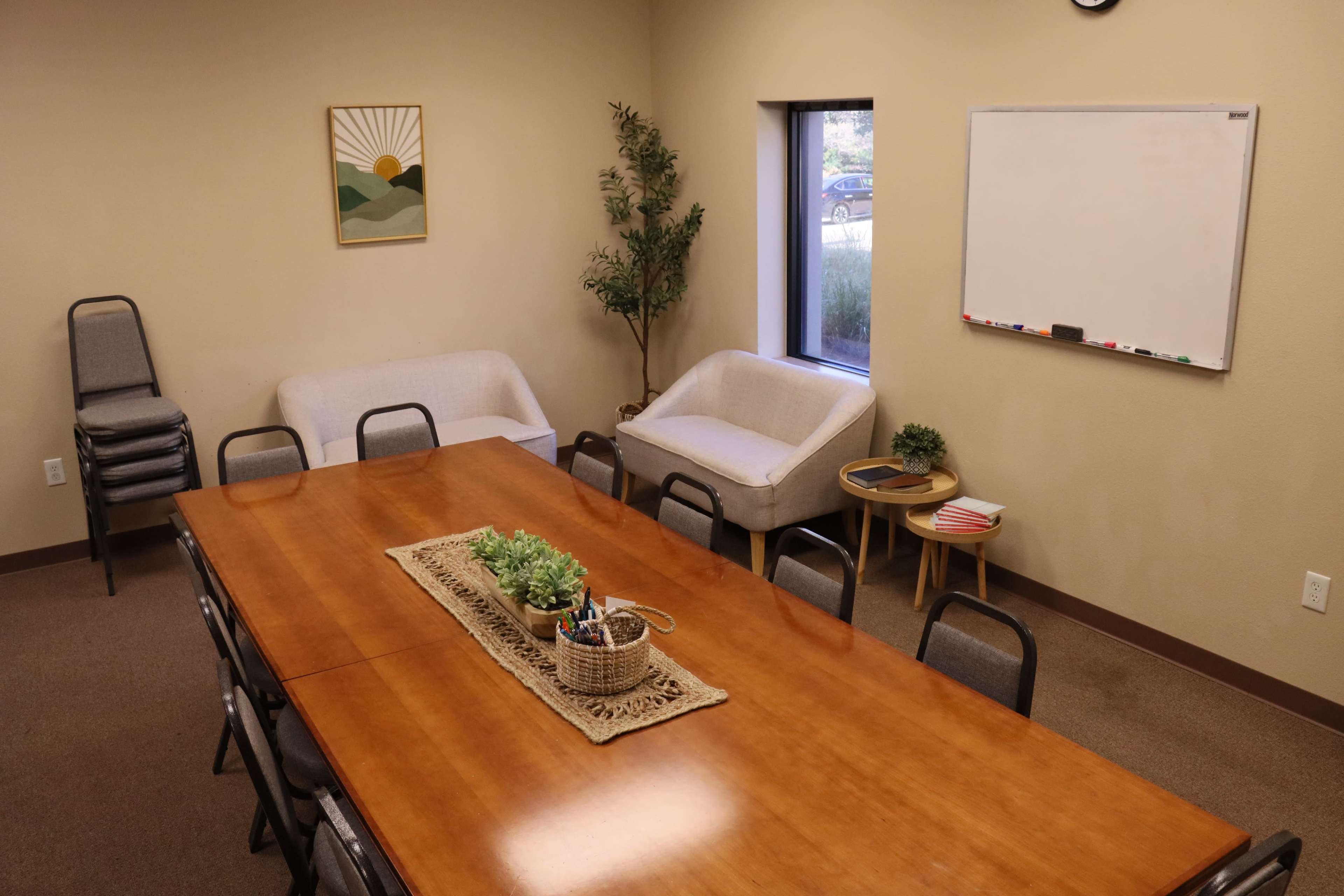 Cozy conference room Image in Denton, Denton, TX
