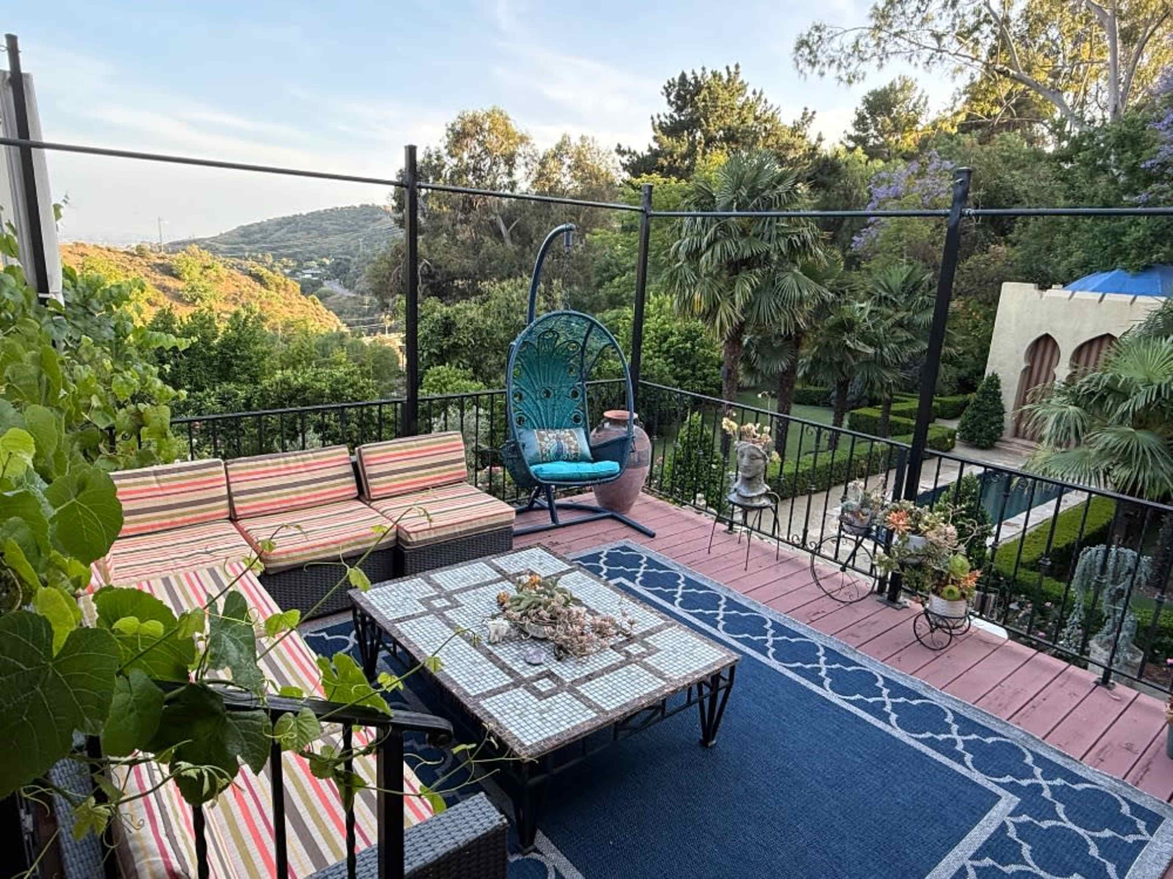 Two level balcony - FOR PHOTO SHOOTS ONLY
