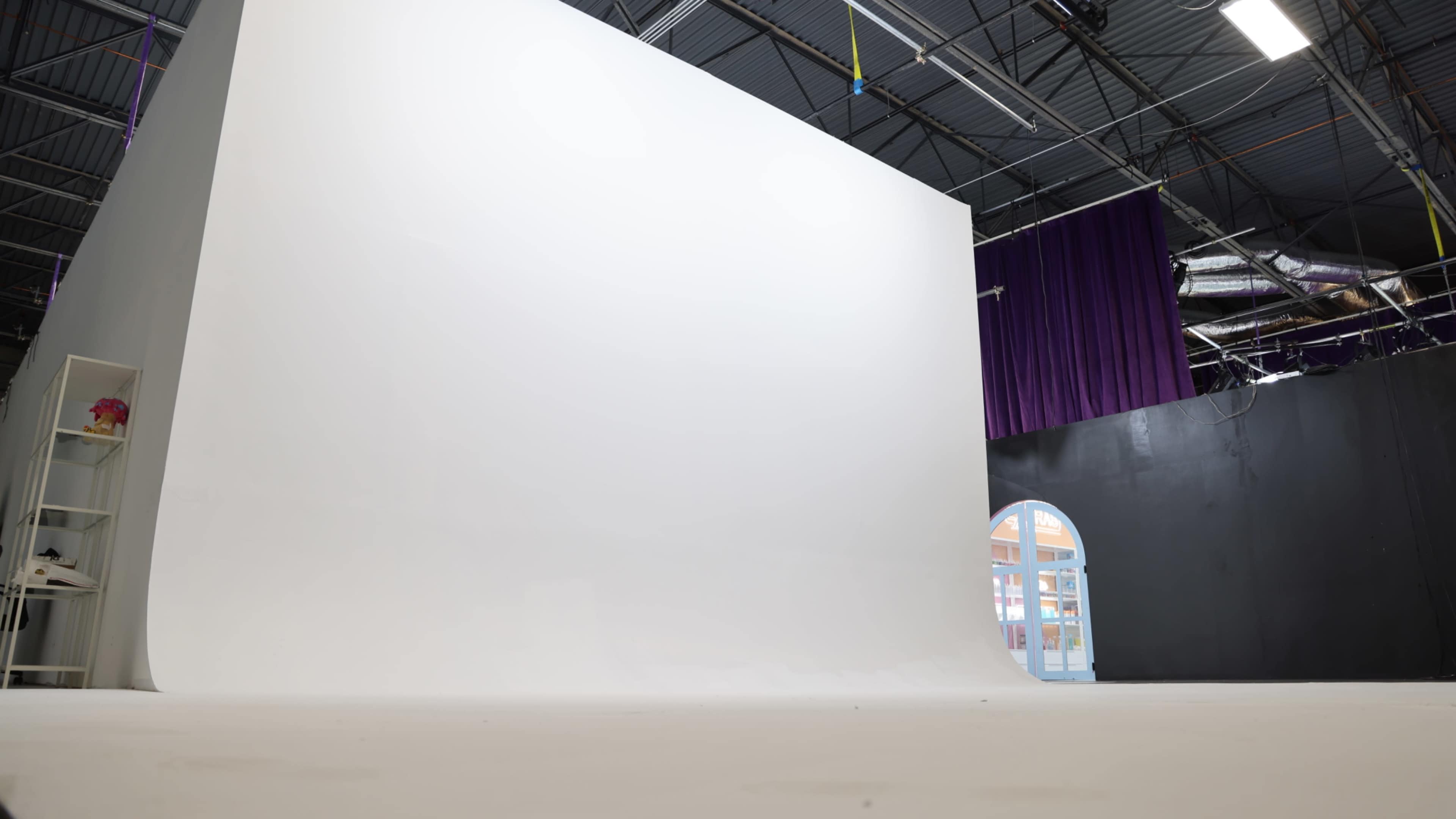 Film and photo Studio with large cyclorama wall Image in Mesa, mesa, AZ