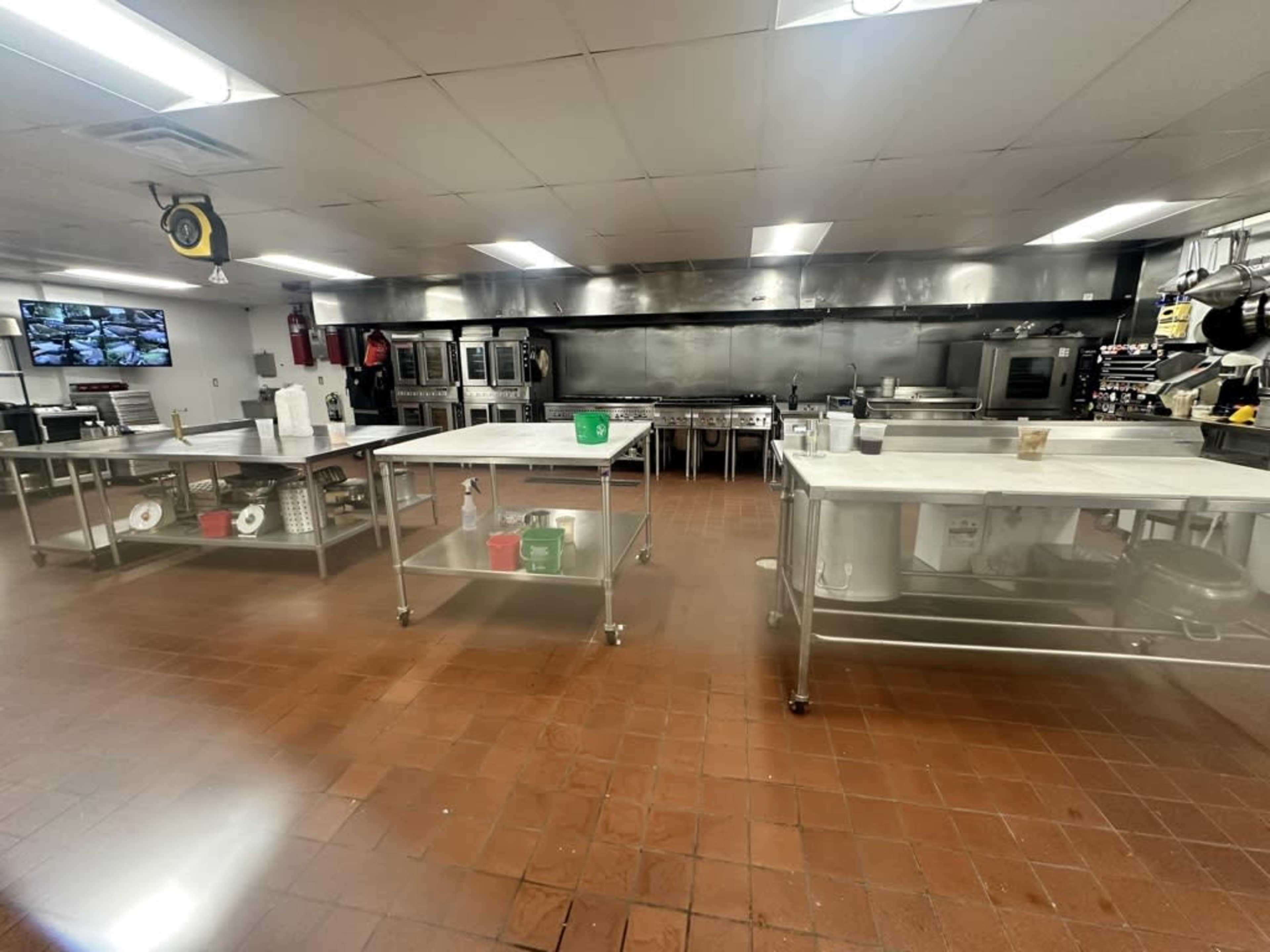 Professional Commercial Catering Kitchen Image in Candler-McAfee, Decatur, GA