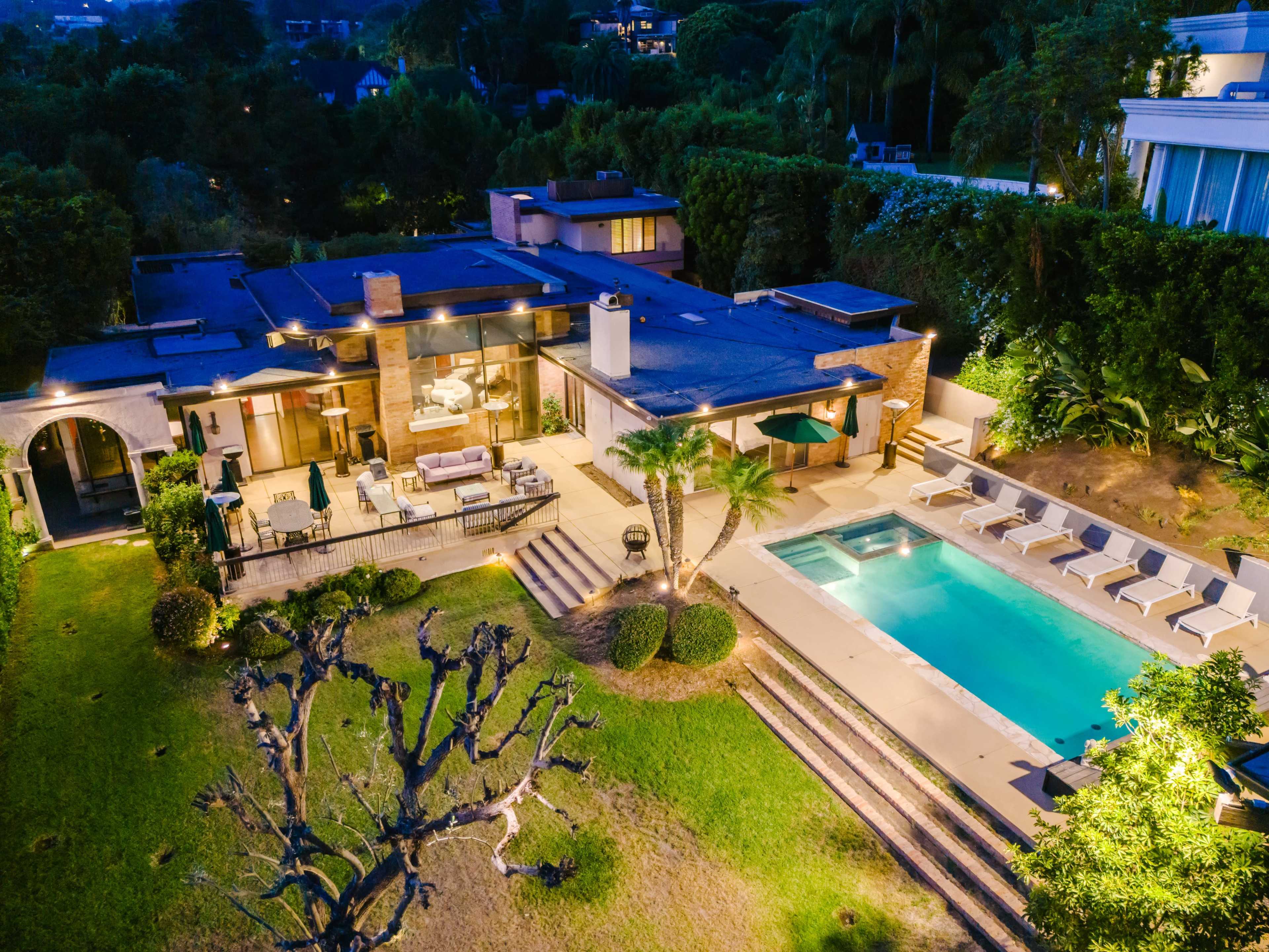 TIMELESS BEVERLY HILLS OASIS WITH POOLSIDE Image in Beverly Hills, Beverly Hills, CA