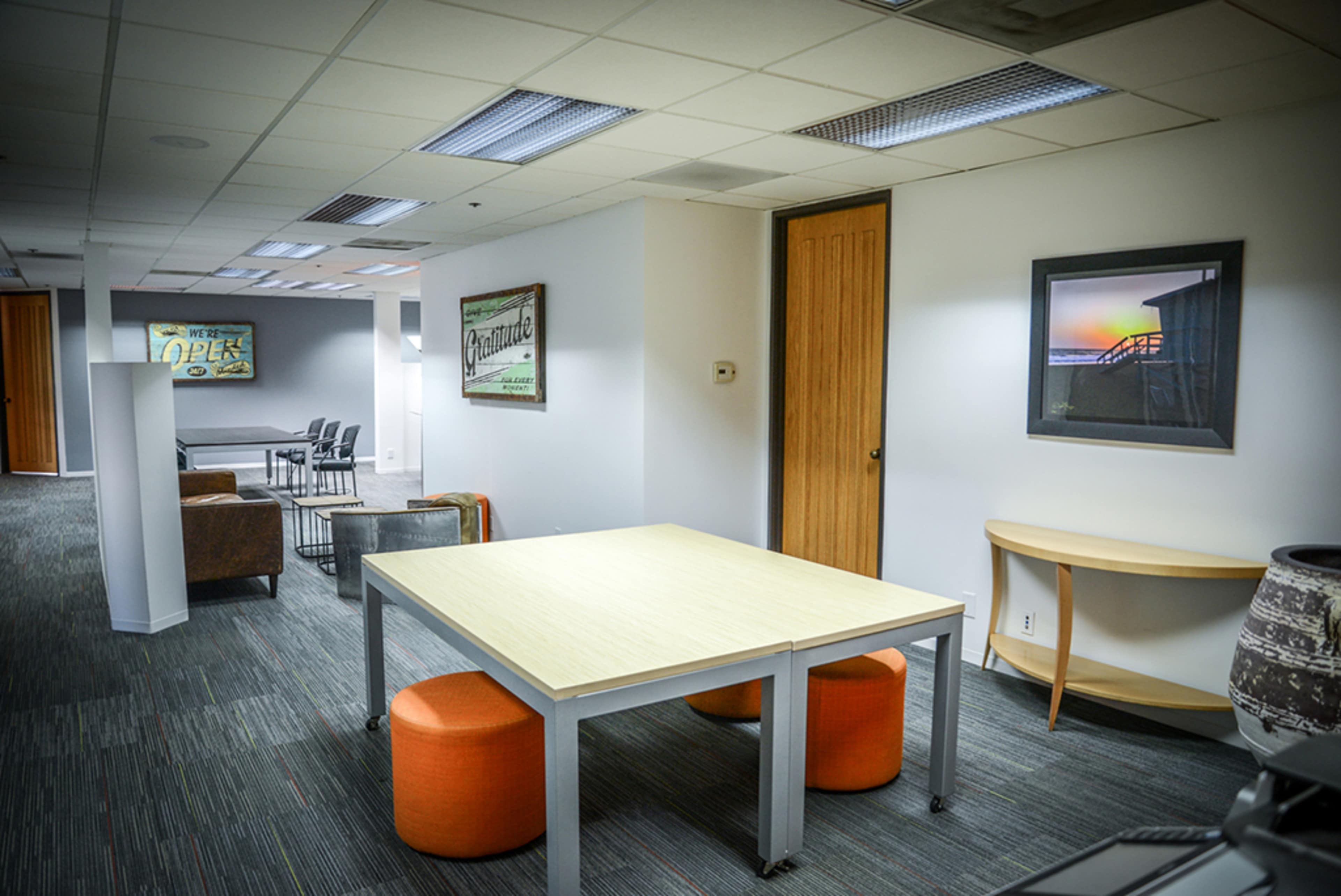 Santa Monica - Conference Room C (M) - P Image in , Santa Monica, CA