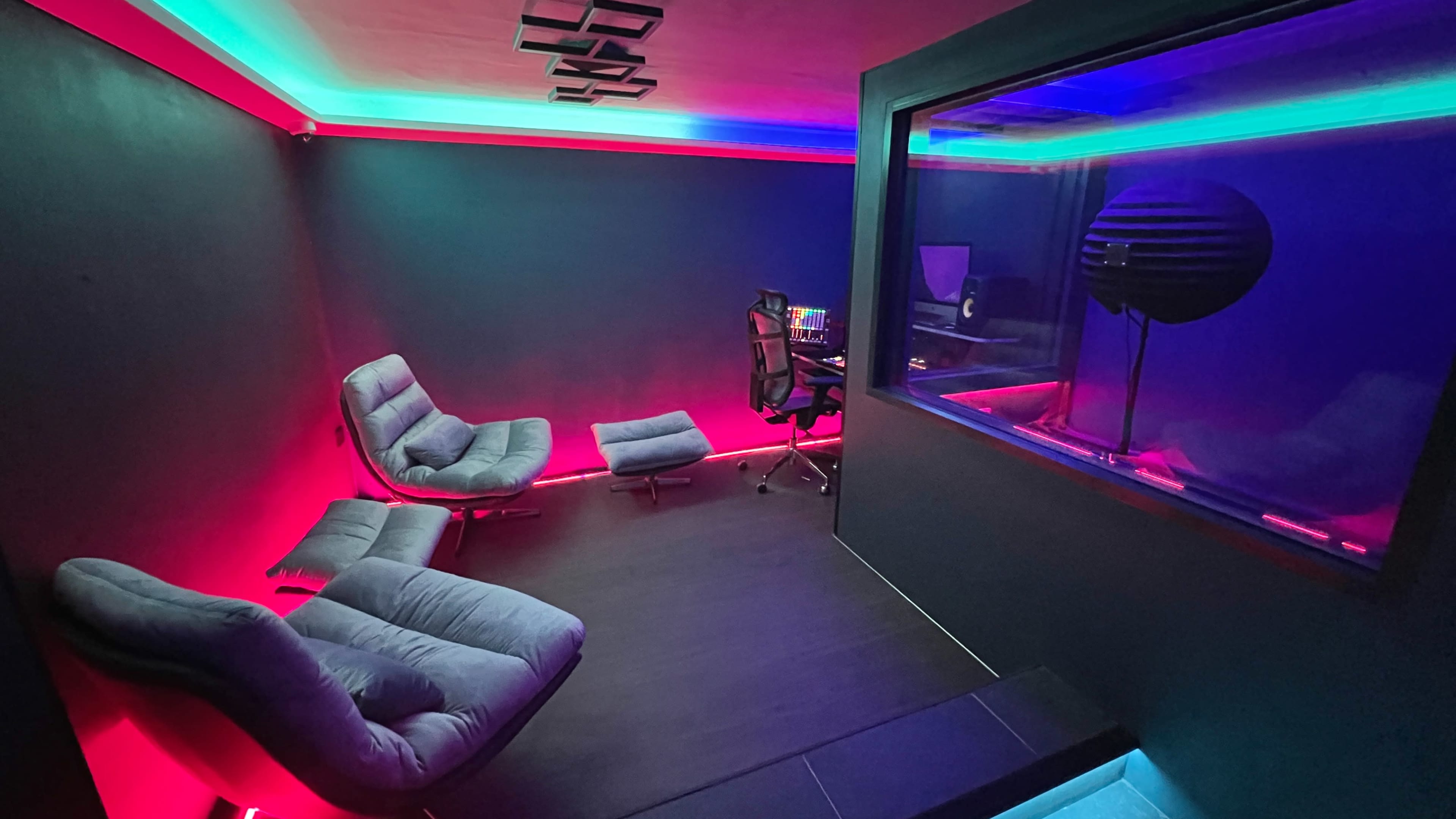 Recording Studio in Creative Media Hub Image in London, London, ENG