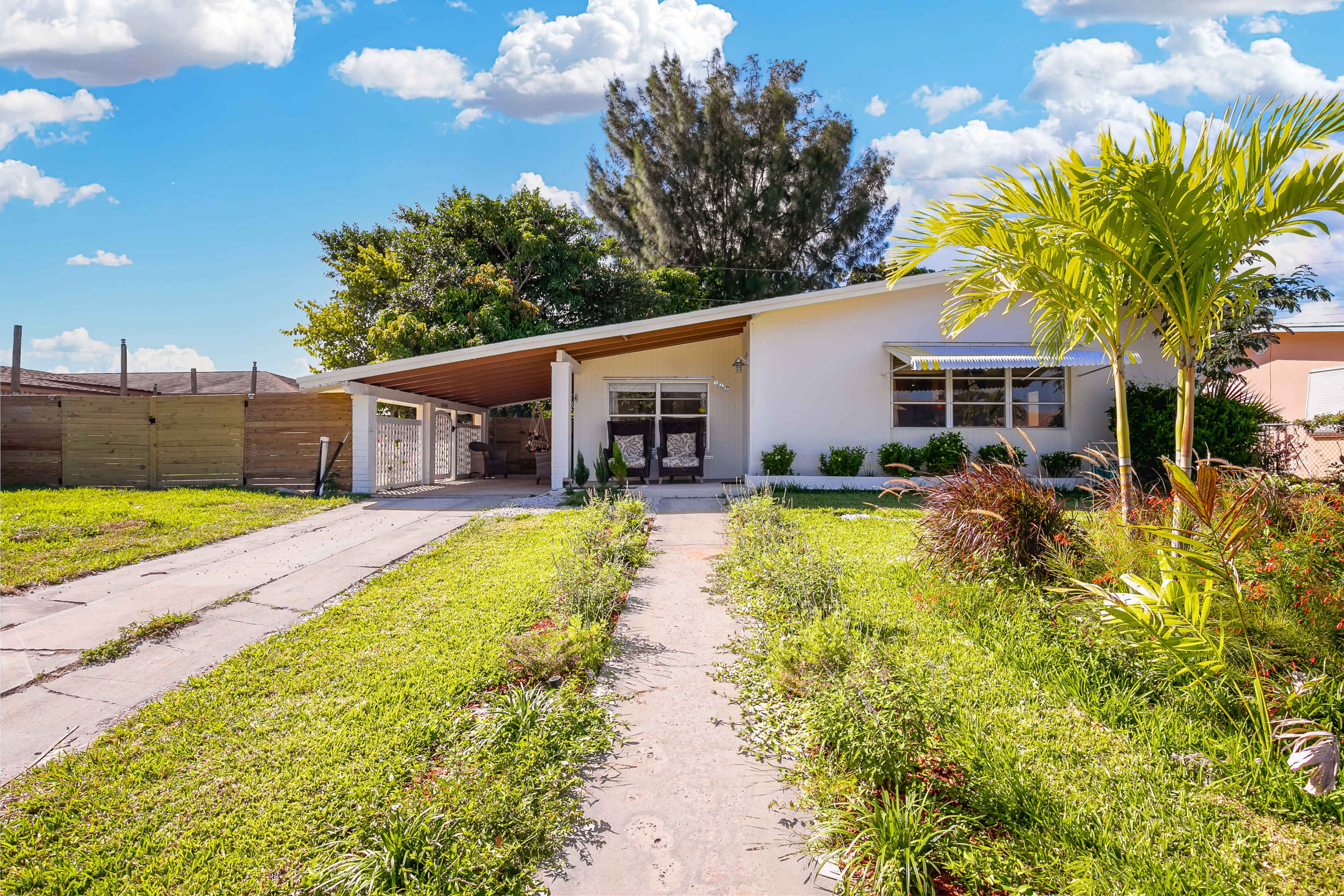 One Story Detached House Image in Ocean Breeze, Lantana, FL