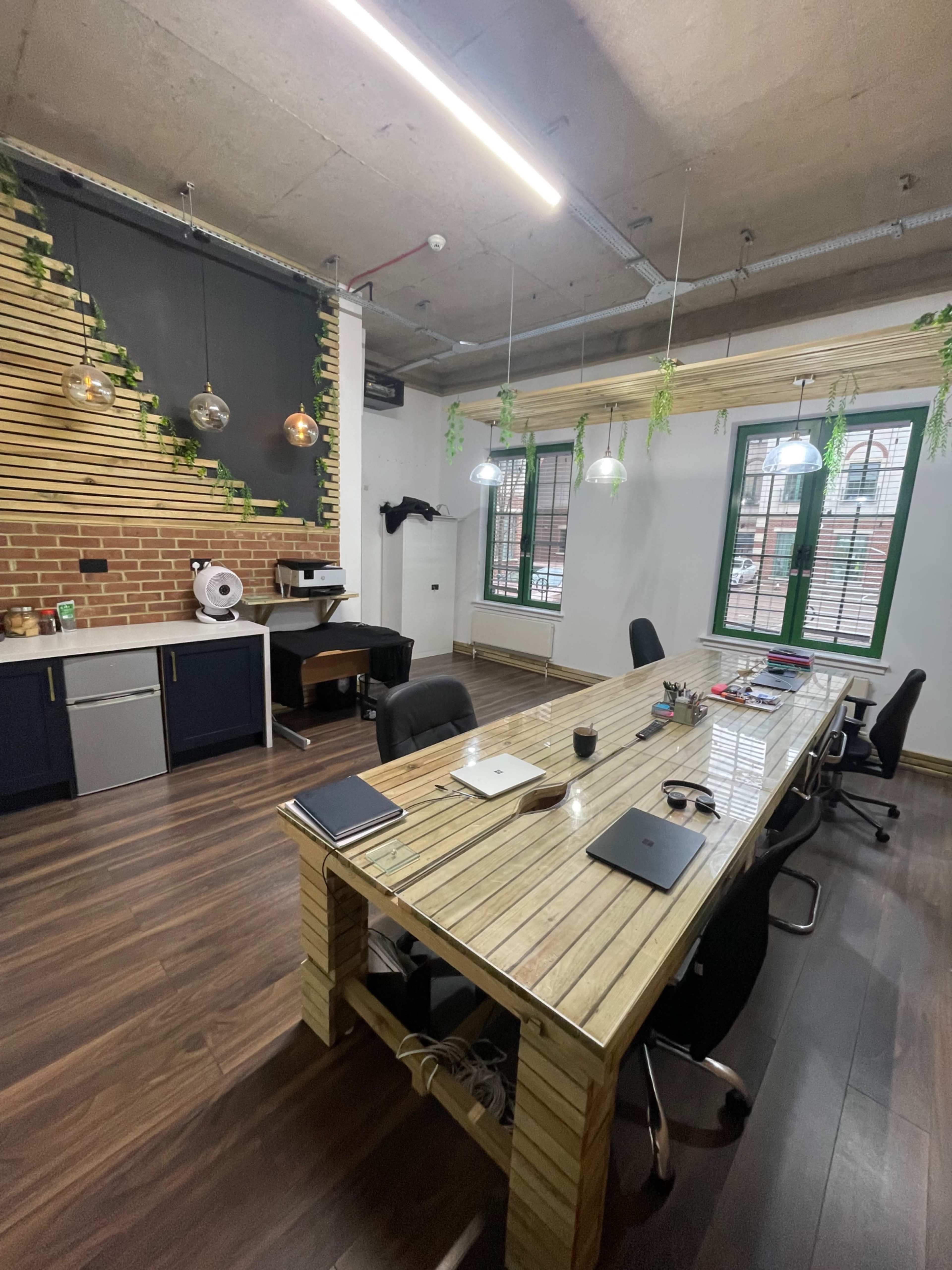 Modern Office Space In Business Park Image in Woodford, London, ENG