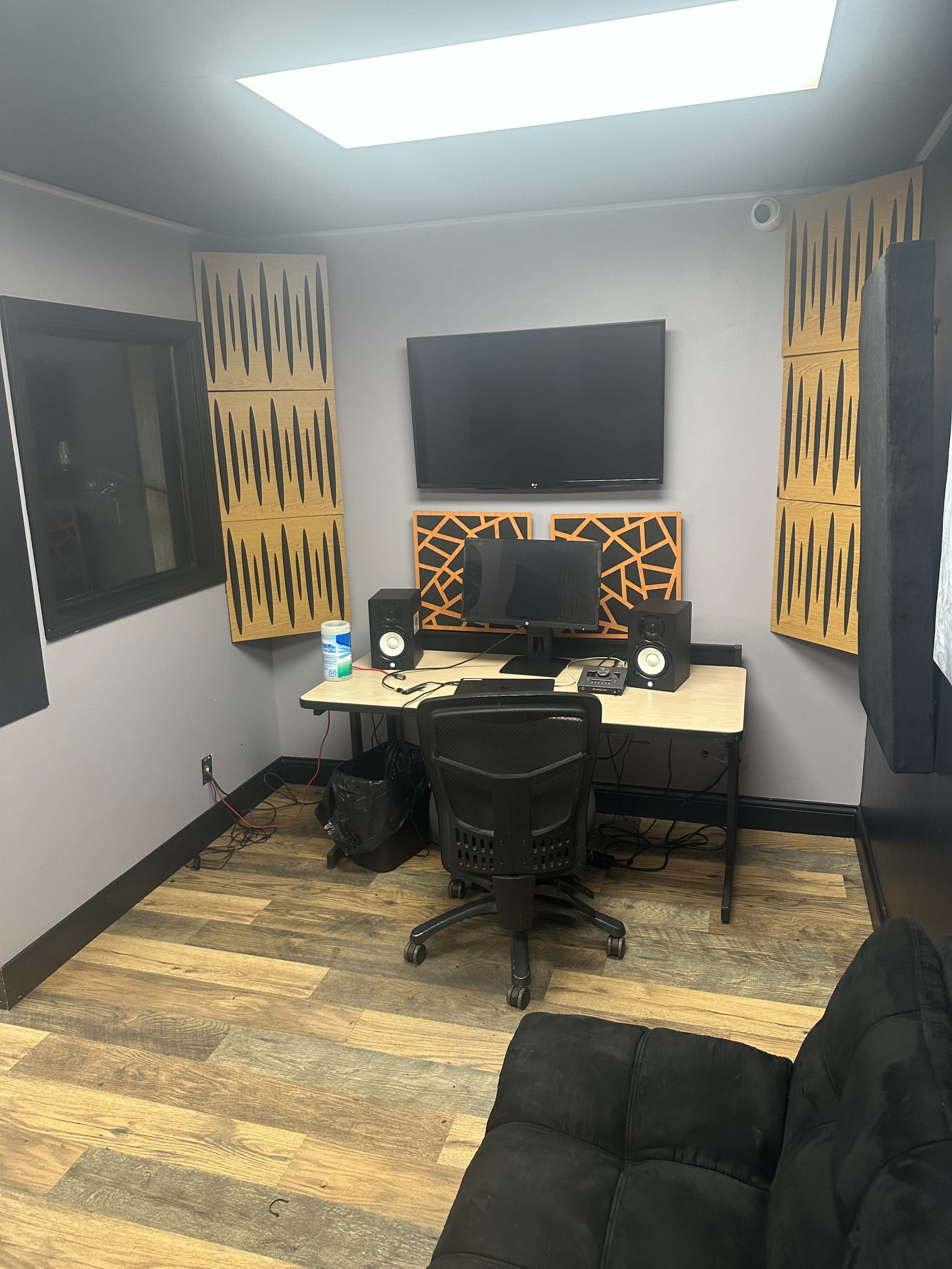 Recording Studio - Engineers Dream Image in Jefferson Park, Chicago, IL
