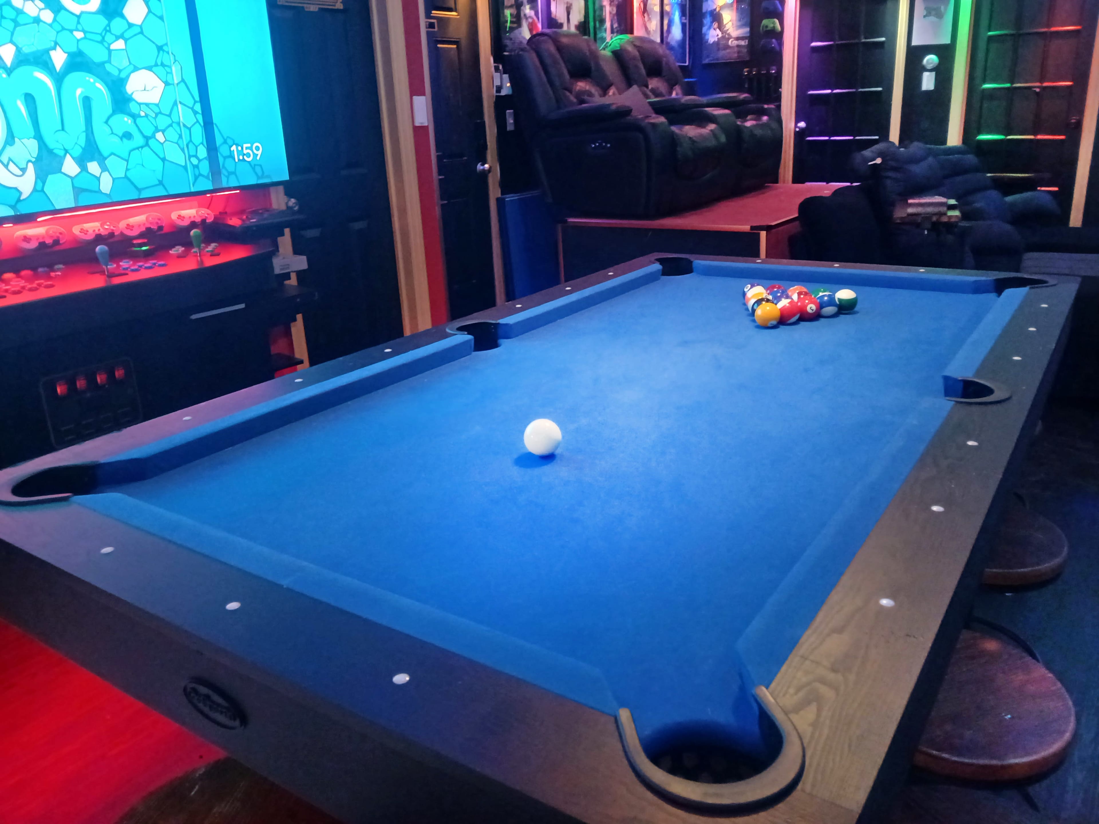 Theater, Entertainment, Retro Arcade, Billard, Ping pong, poker, Games, Parties Image in North Hempstead, Little Neck, NY
