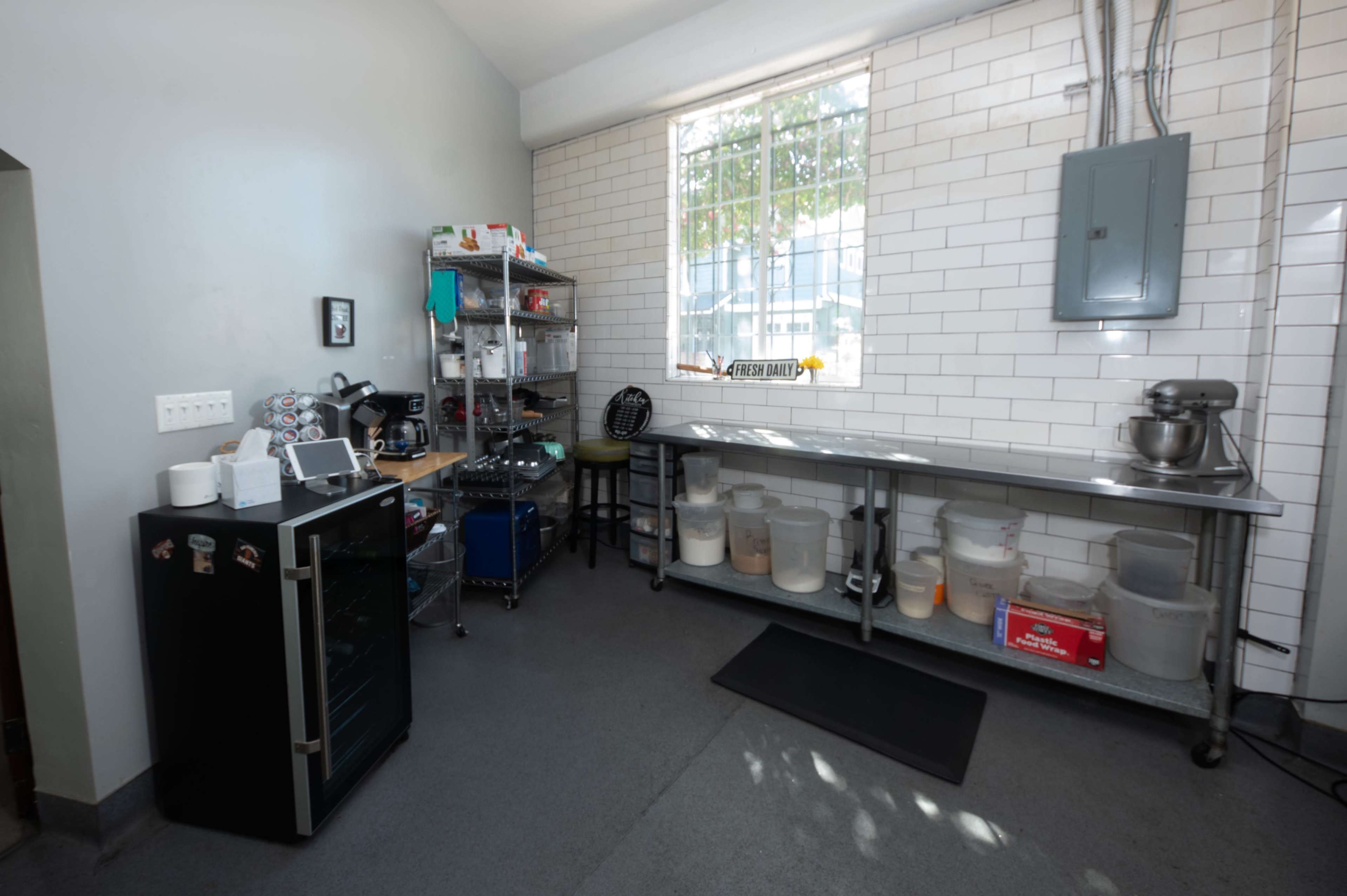 Fully Equipped Commercil Kitchen in Sacramento Image in Curtis Park, Sacramento, CA