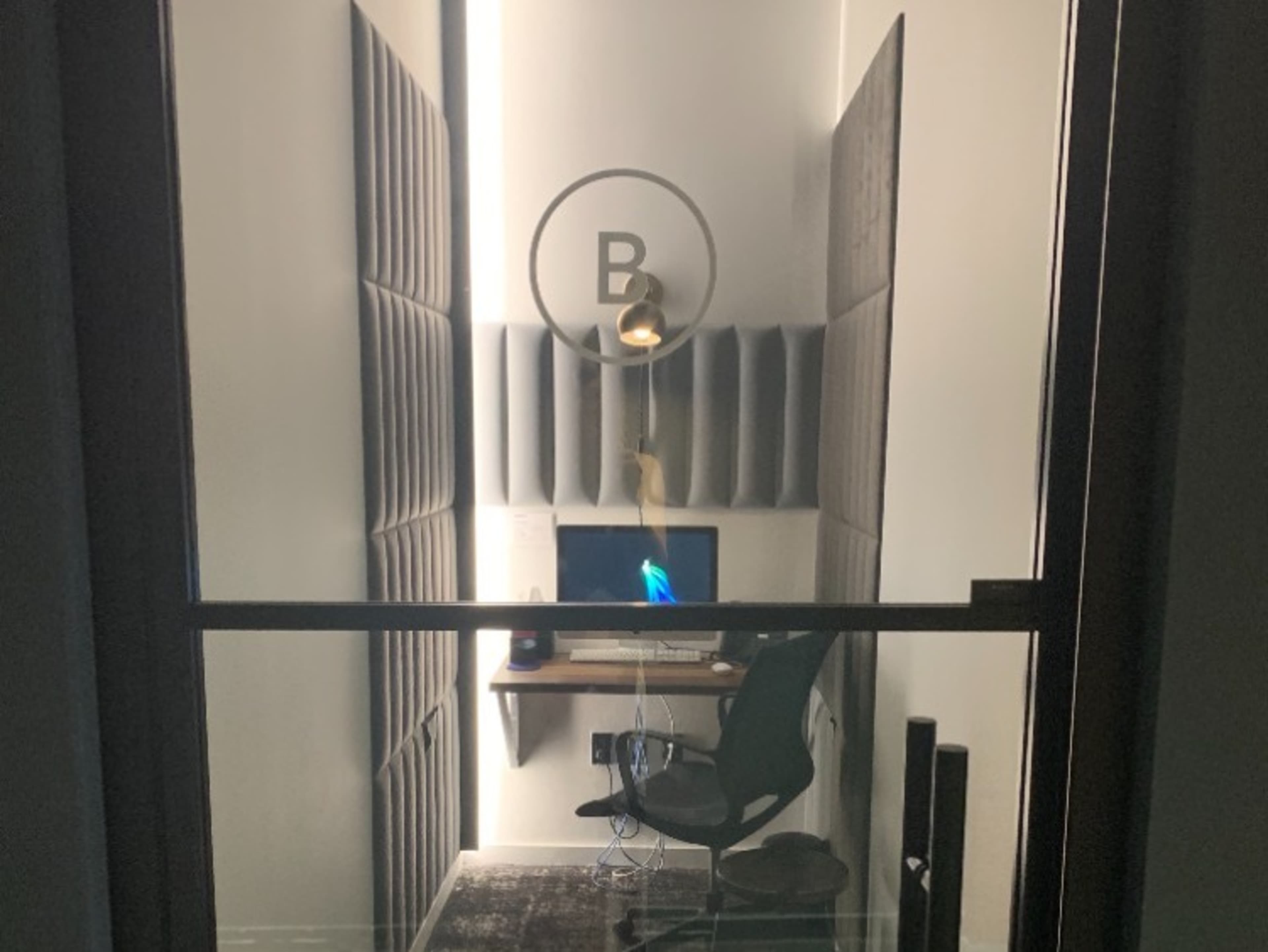 Phone Booth (1-2ppl)