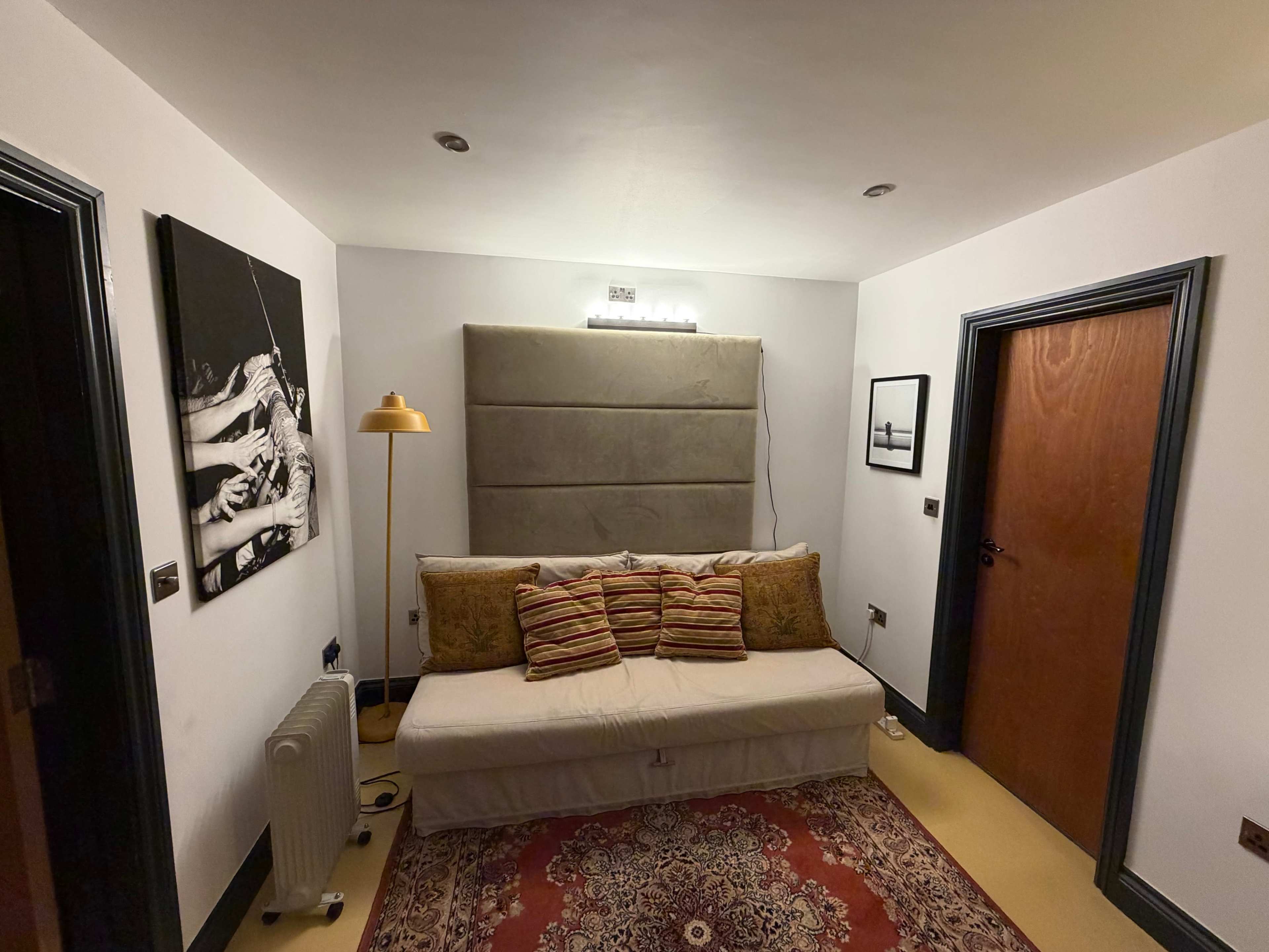 Cosy Riverside Recording Studio Image in , Staines-Upon-Thames, ENG