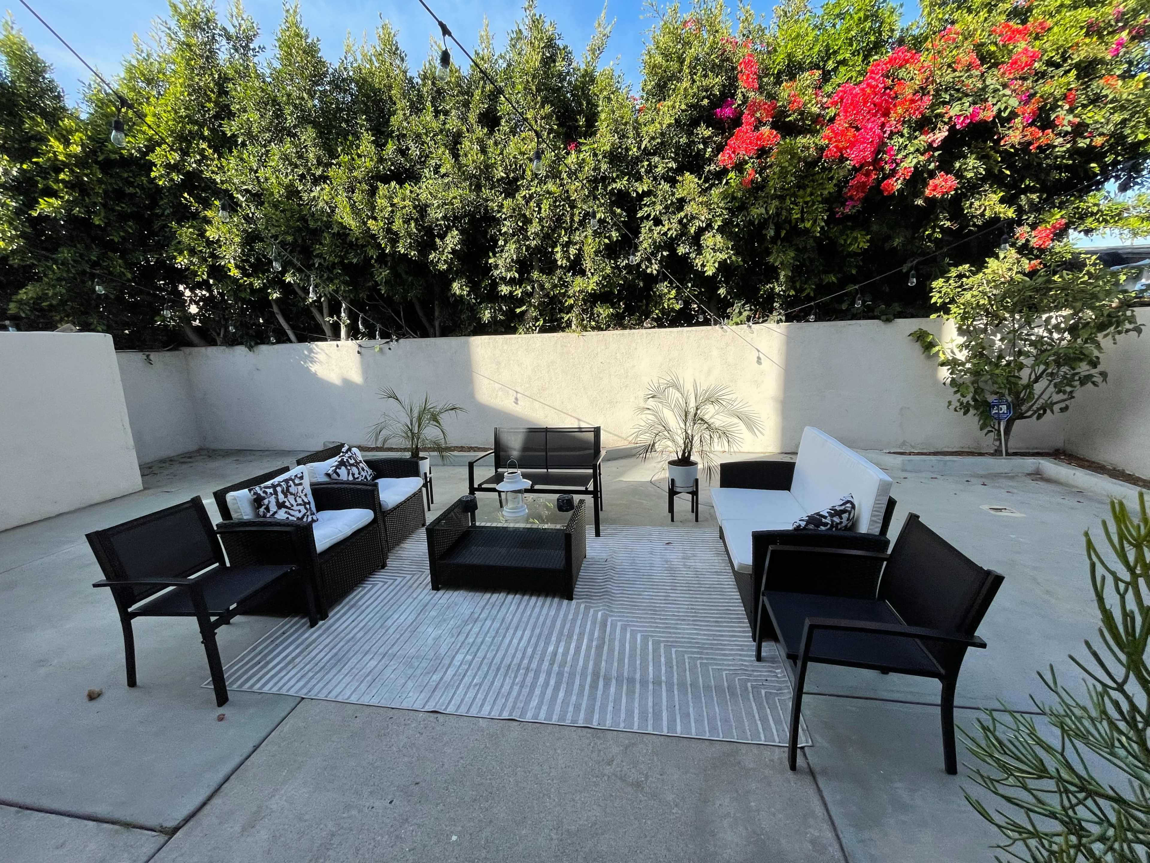 Spacious & Versatile 3-Bath Event Space near SoFi Stadium & The Forum – Ideal for Daytime Gatherings, Meetings, and Productions Image in Inglewood, Inglewood, CA
