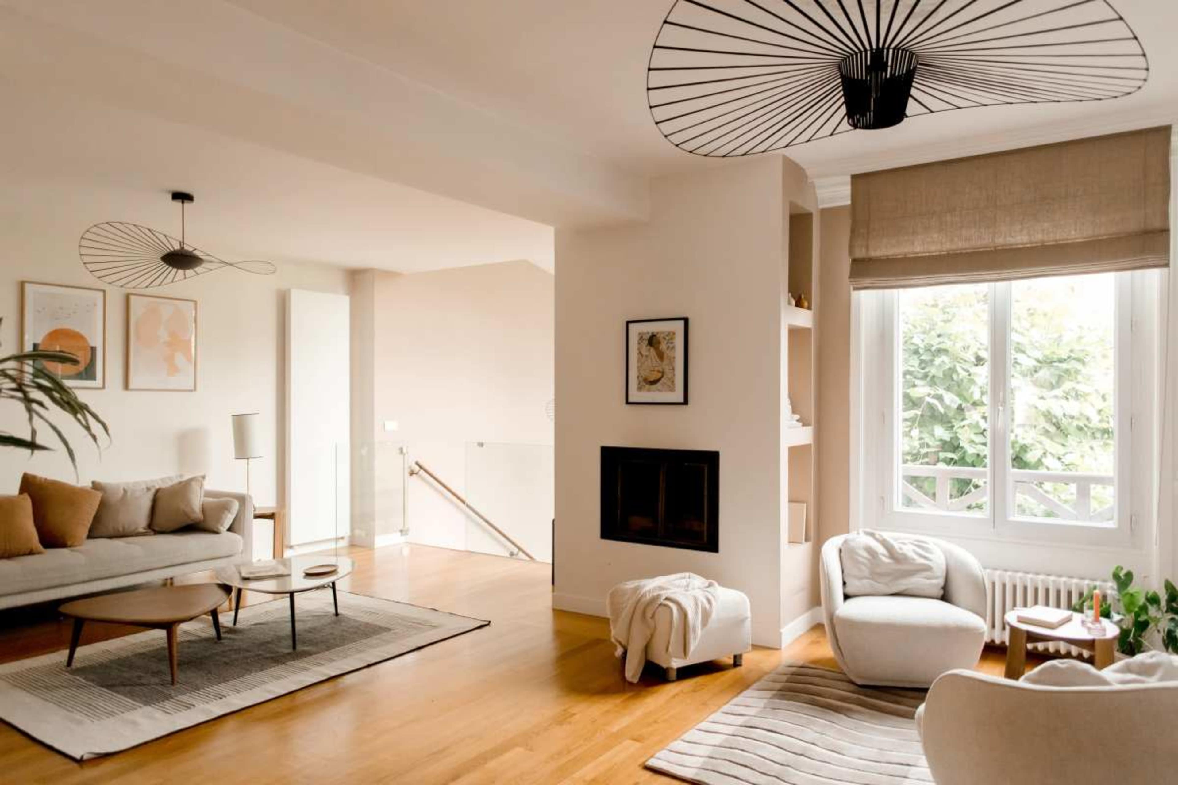 Maison familiale spacieuse climatisée avec terrasse & jardin, proche La Défense Image in , Puteaux