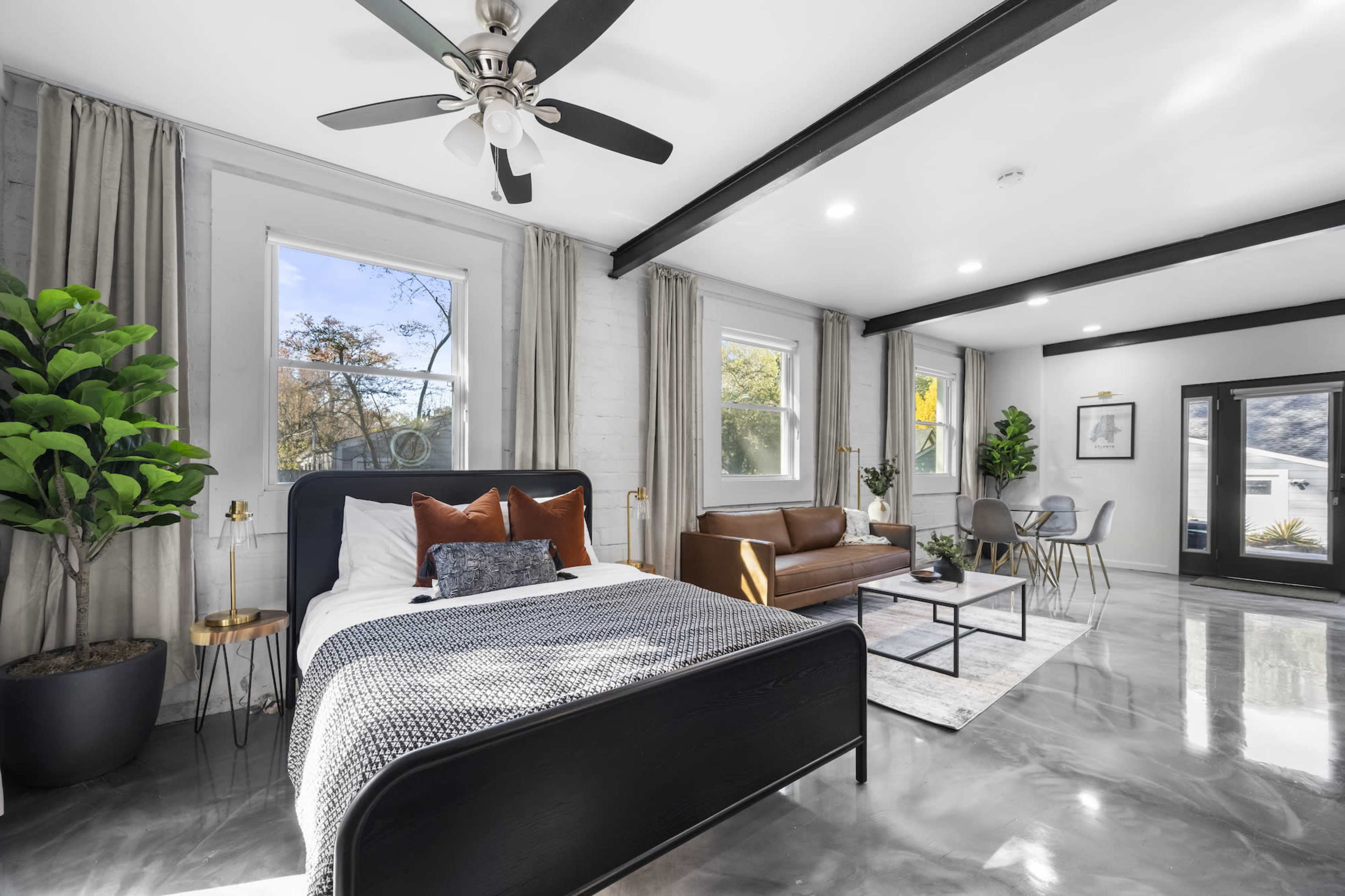 Modern Luxe Industrial Studio w/ Natural Light Image in East Point, Atlanta, GA