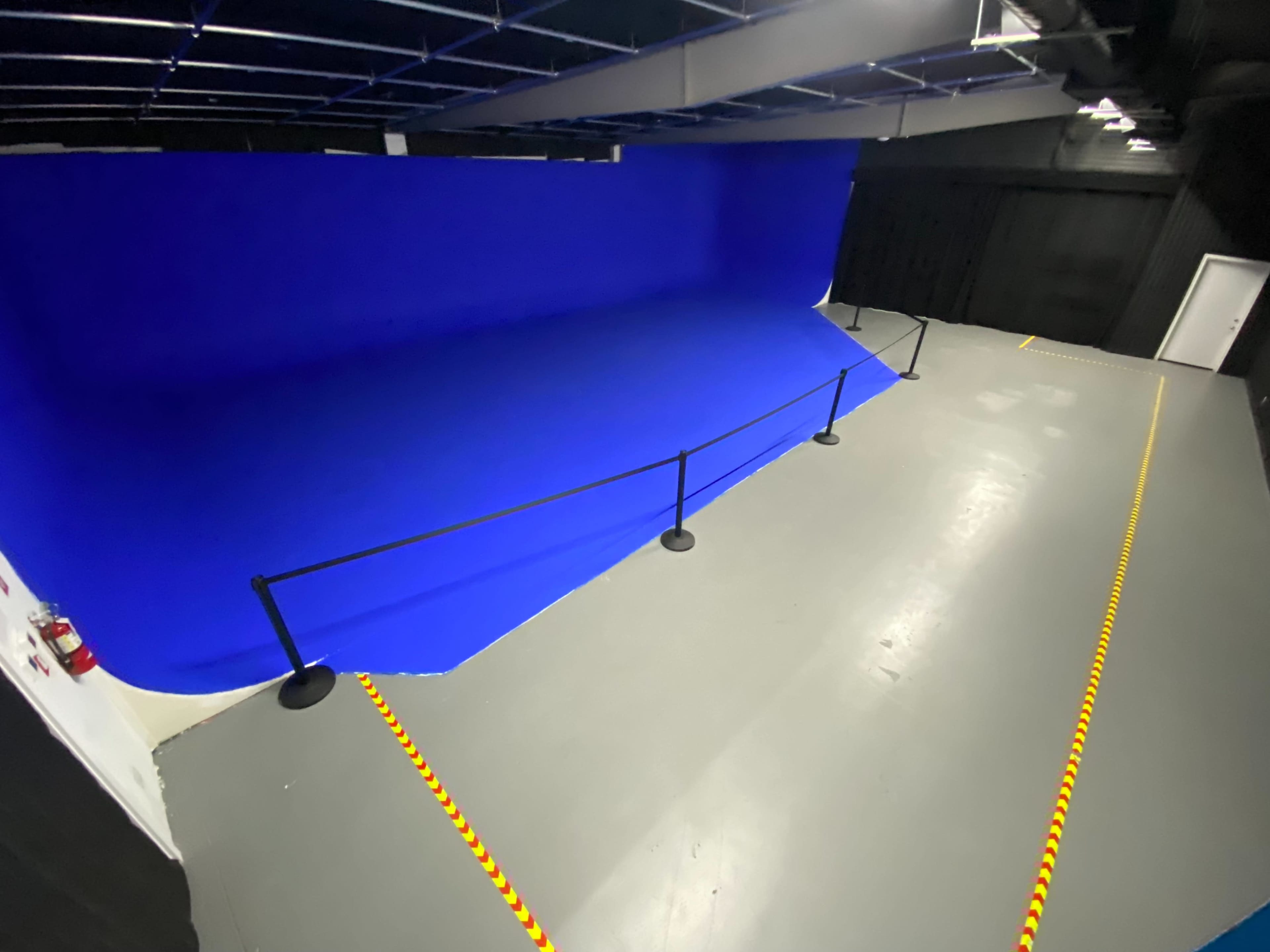 HUGE *PRE LIT* CYC Image in Burbank, Burbank, CA