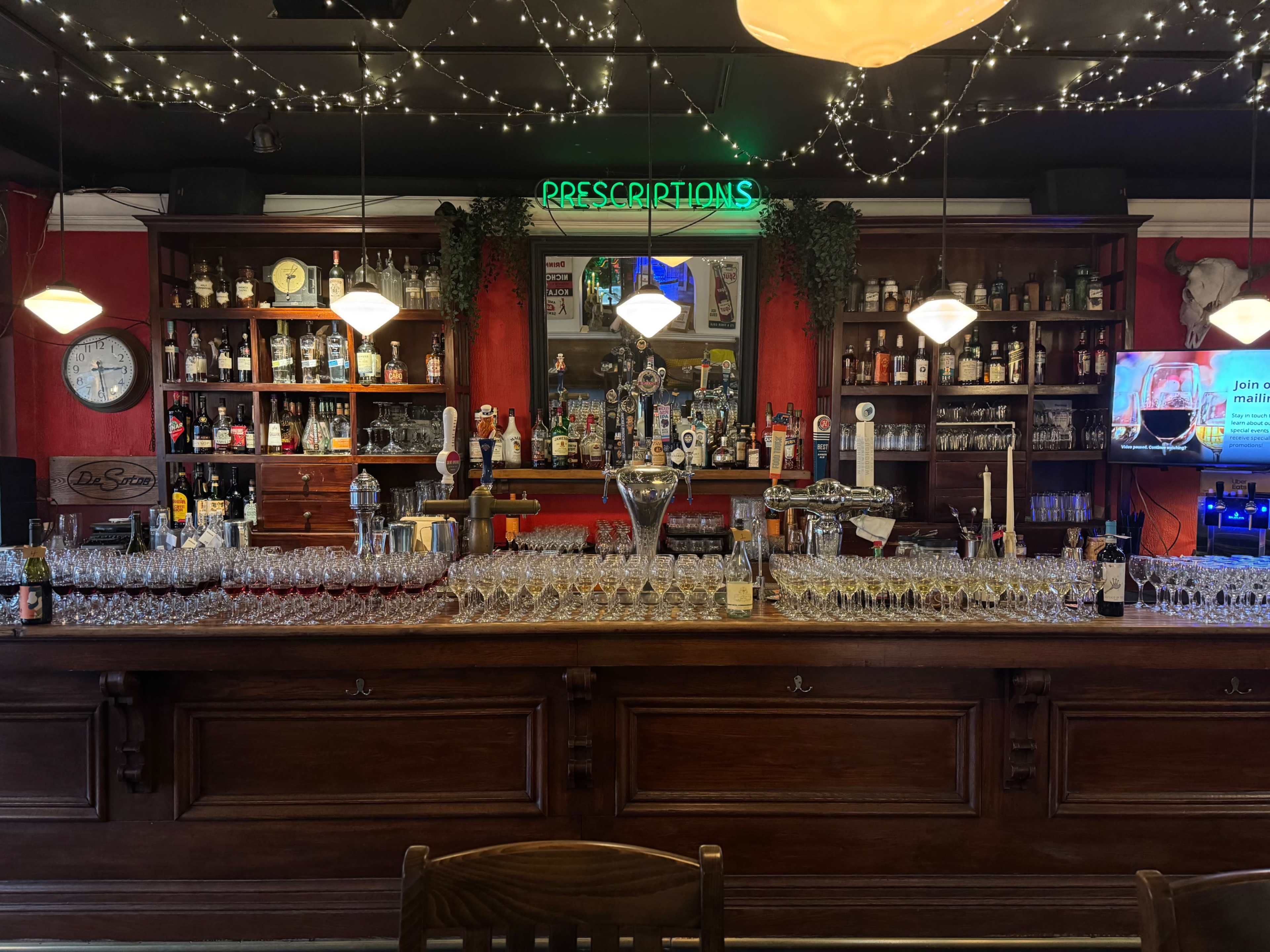 Cozy Italian Speakeasy With a Cozy Vintage Flare! Image in Regal Heights, Toronto, ON