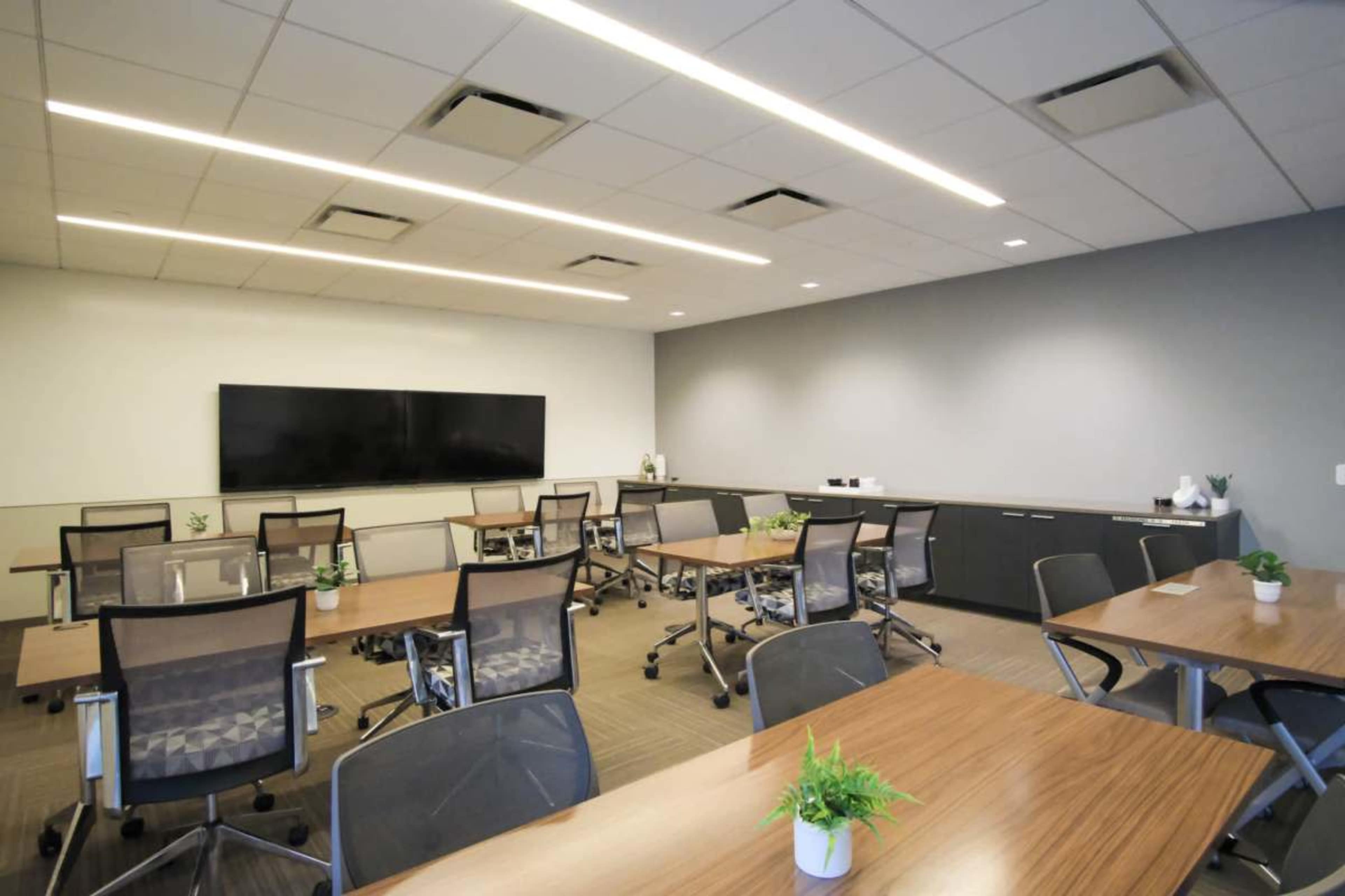 Dynamic Configurable Think Tank Near O'Hare Image in Schaumburg Township, Schaumburg, IL