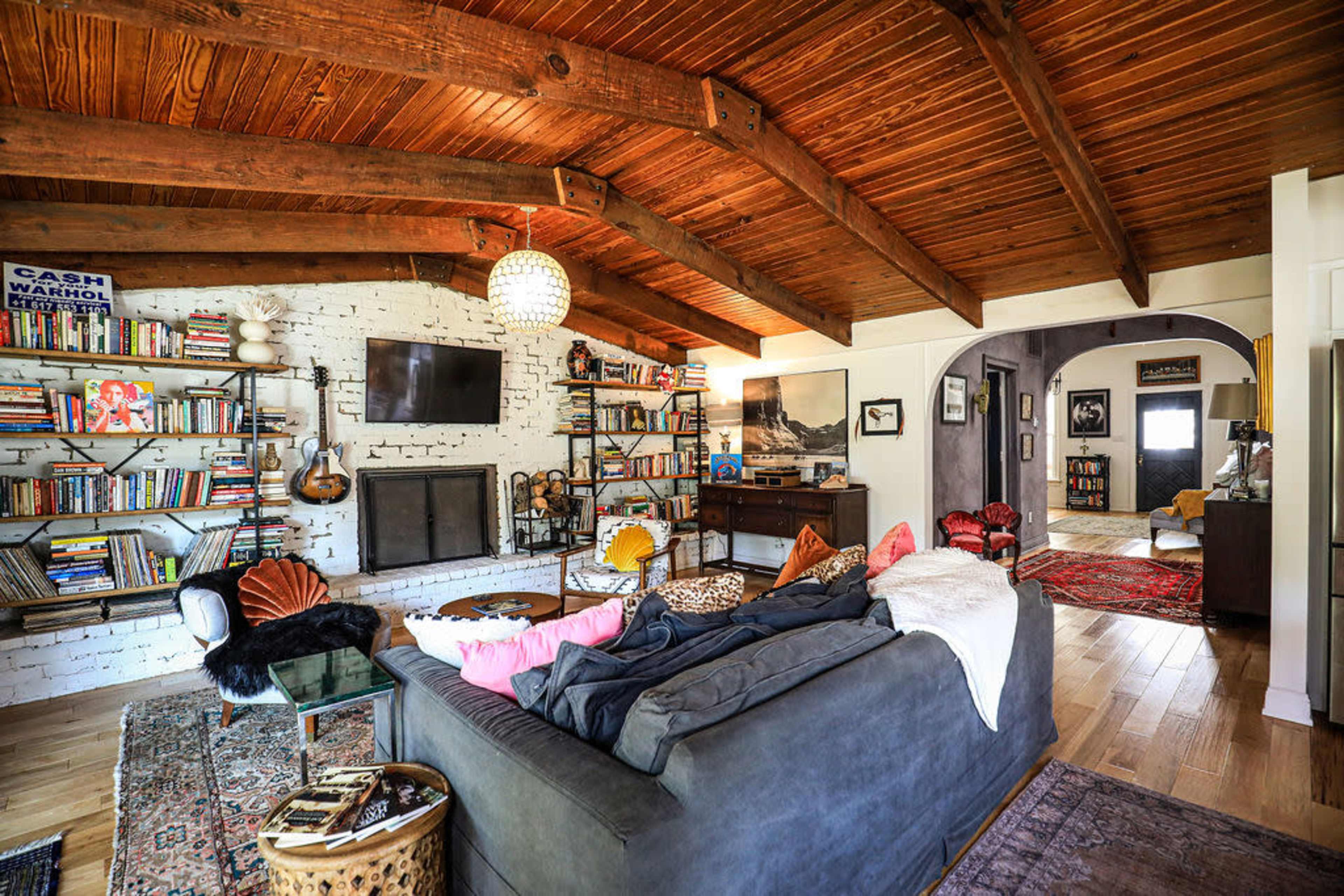 Isle of Hope Victorian Home under Ancient Moss Draped Oaks Image in Isle of Hope, Savannah, GA