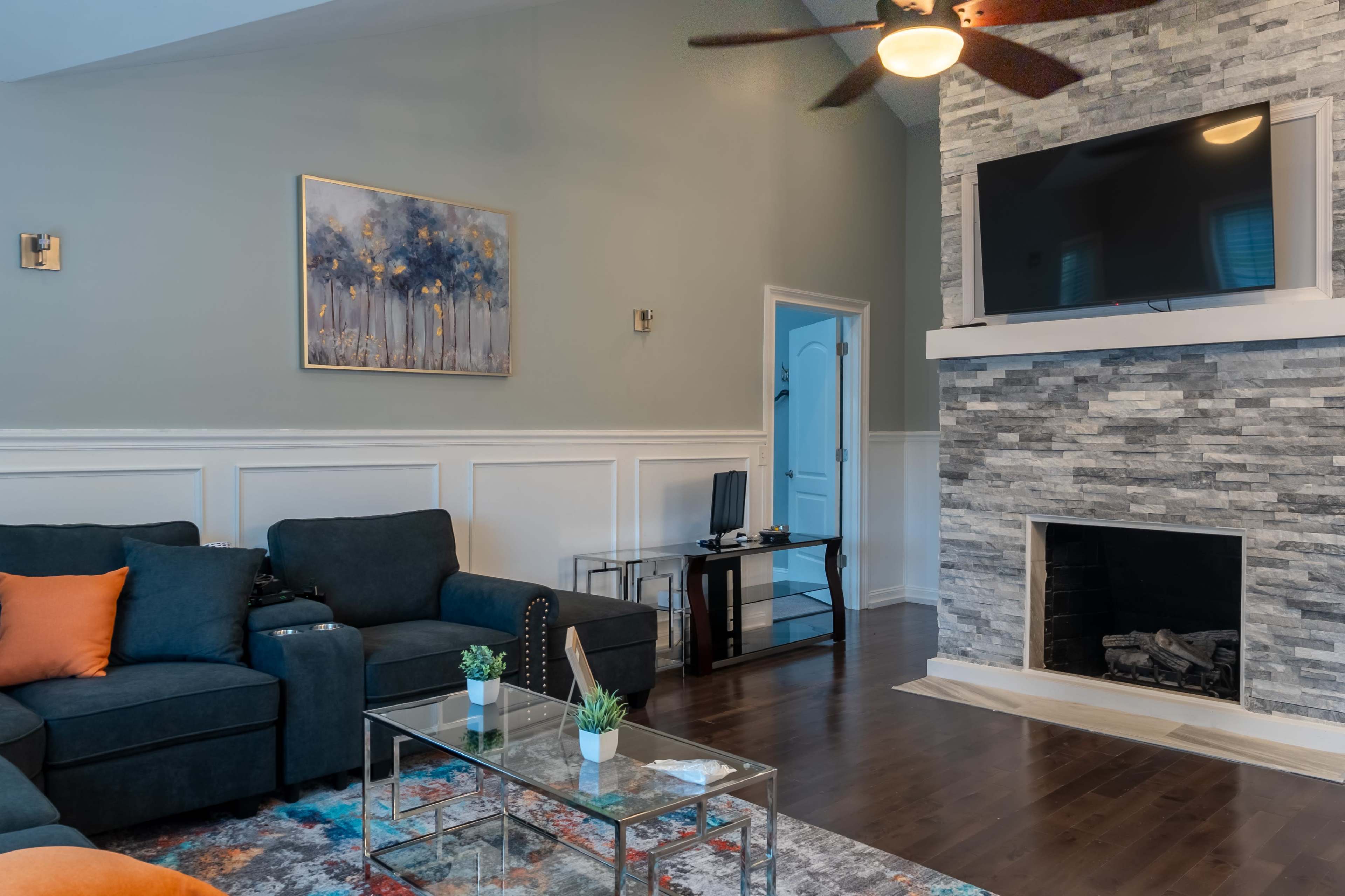 Contemporary Rancher Home w/ High Ceilings & Large Yard Image in Chester Township, Chester, PA