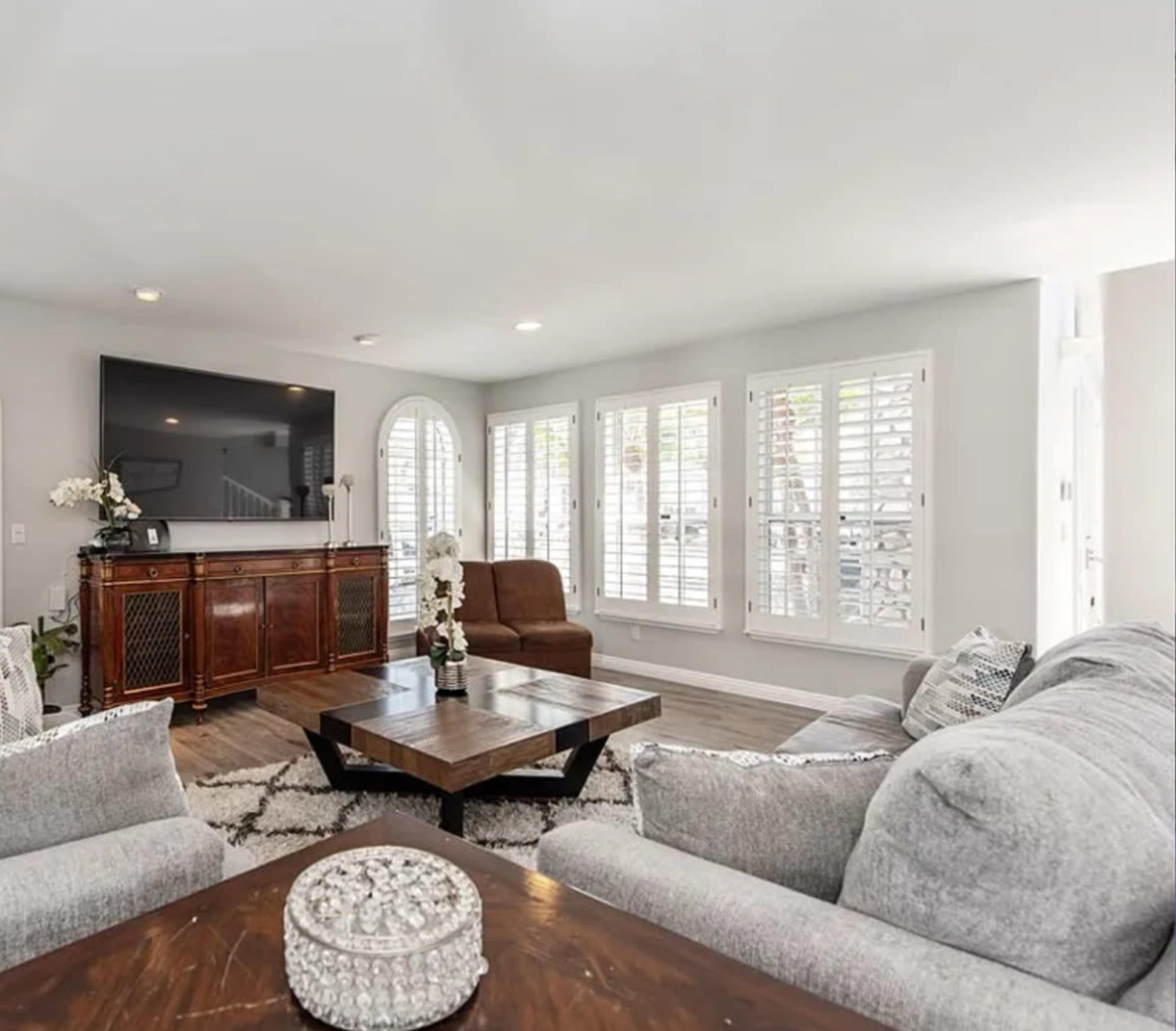 Peninsula Parsdise Image in Peninsula, Long Beach, CA