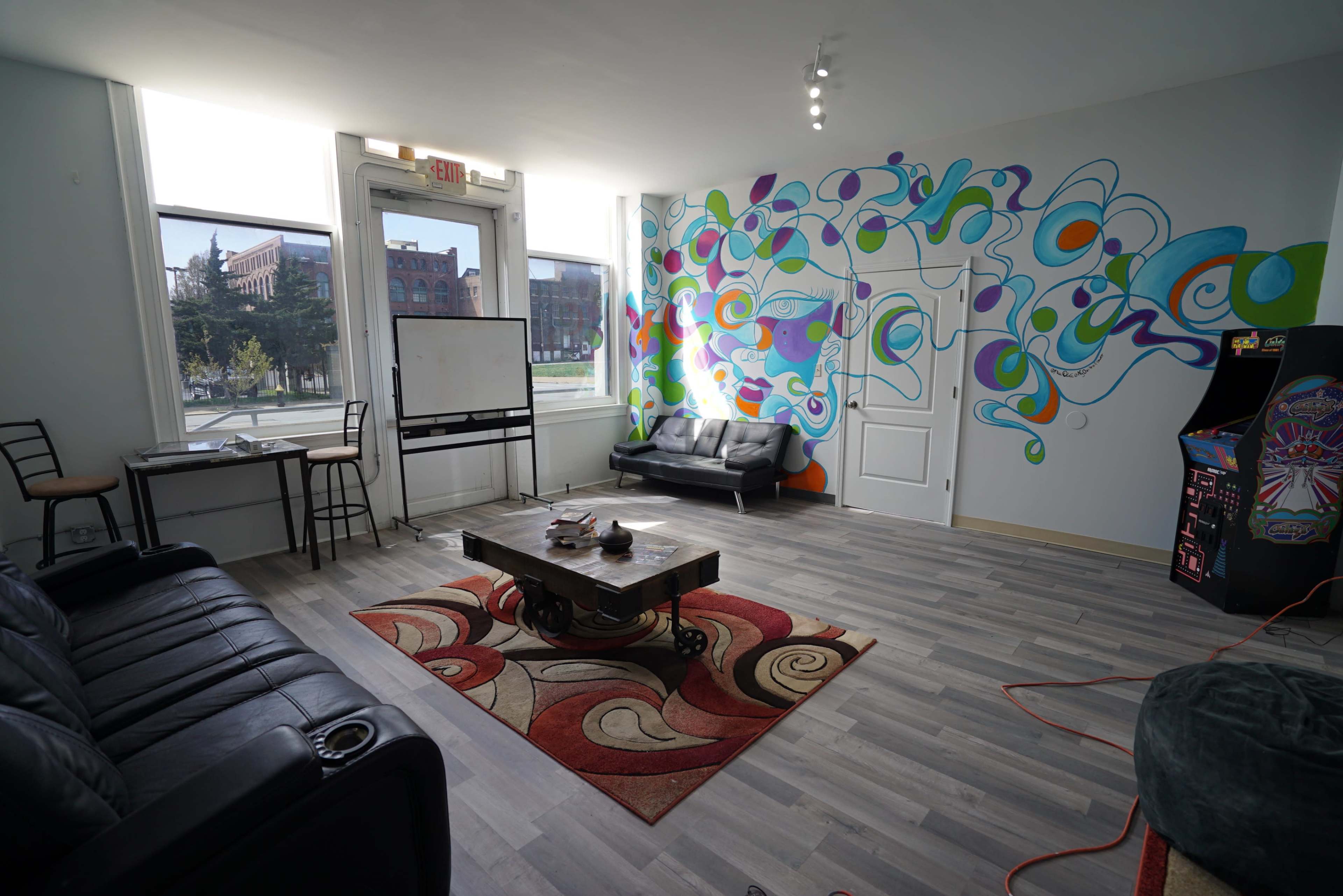 Bright Creative Meeting Space with Large Windows and Open Layout Image in Downtown West, Saint Louis, MO