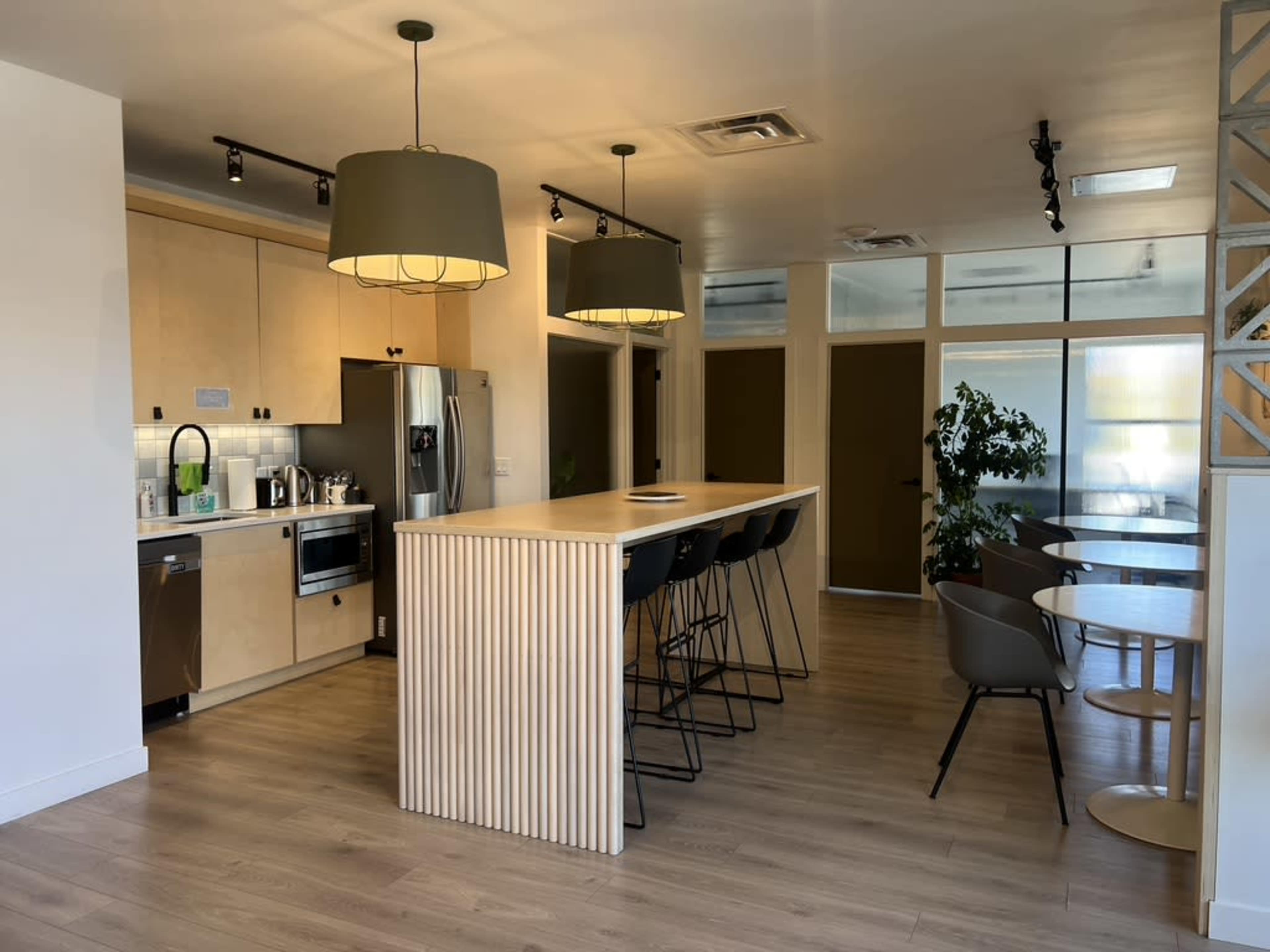 Semi-private Meeting area Image in Southeast Calgary, Calgary, AB