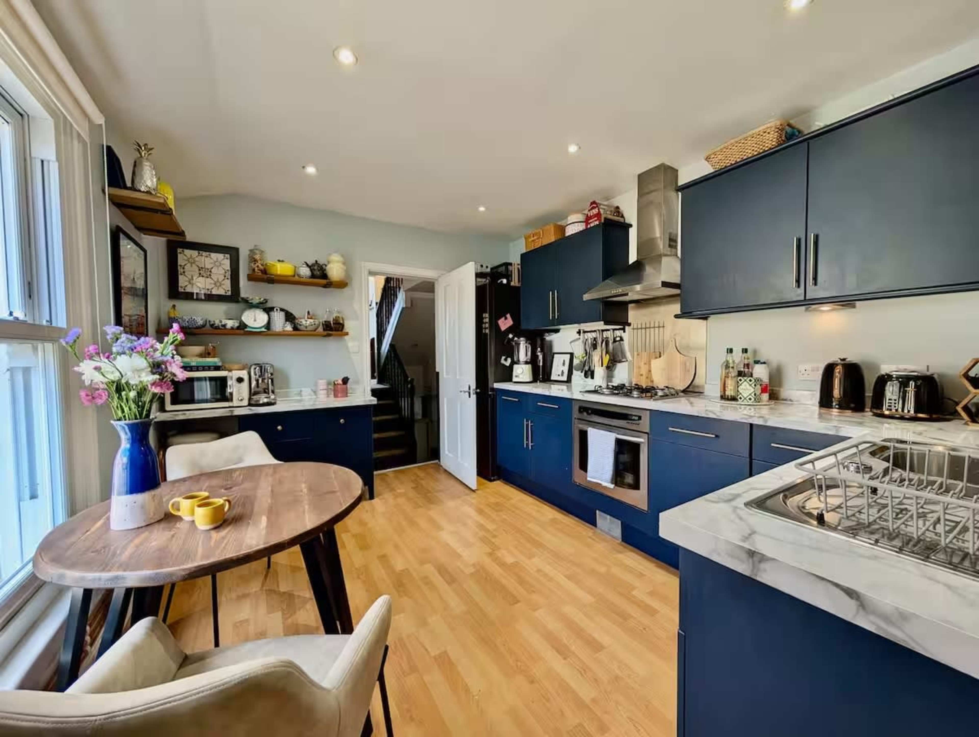 Colourful, modern apartment for photos and filming Image in London, London, ENG