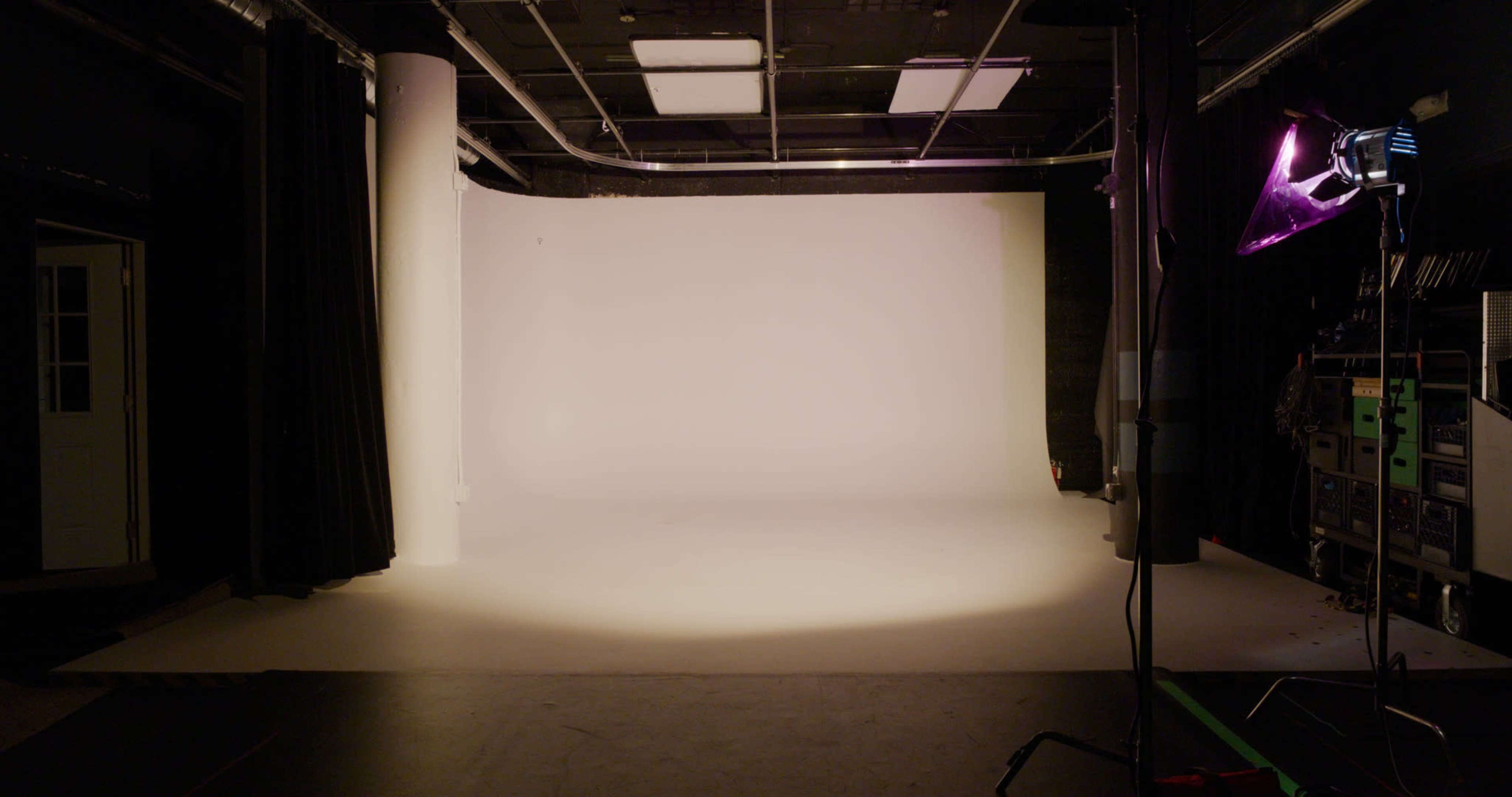 Spacious white cyc wall studio for photography and video production. Image in Northern Waterfront, San Francisco, CA