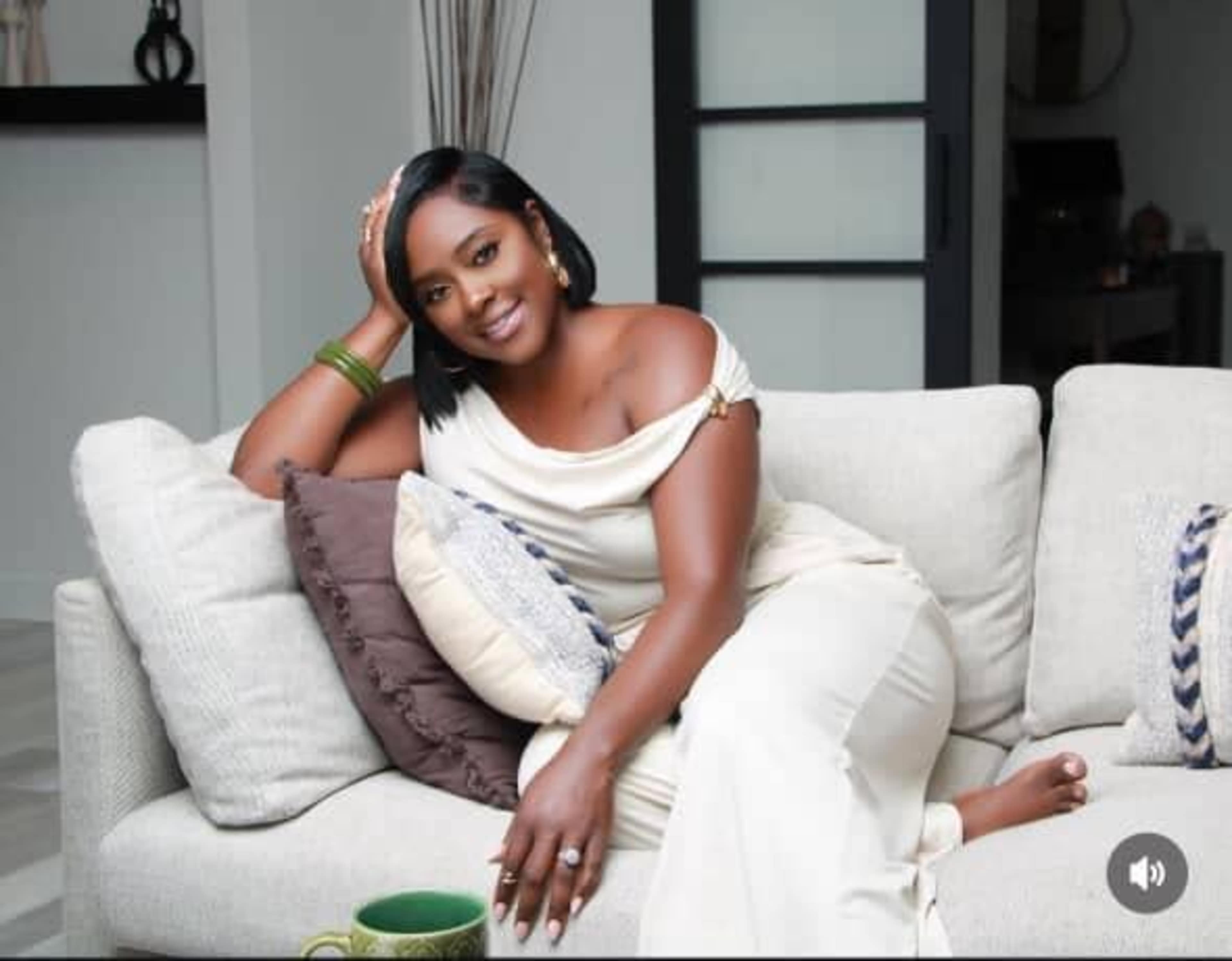 Beautiful Modern Farmhouse on 2 Acres, Ready for Photo/Film Shoots Image in South Fulton, Atlanta, GA