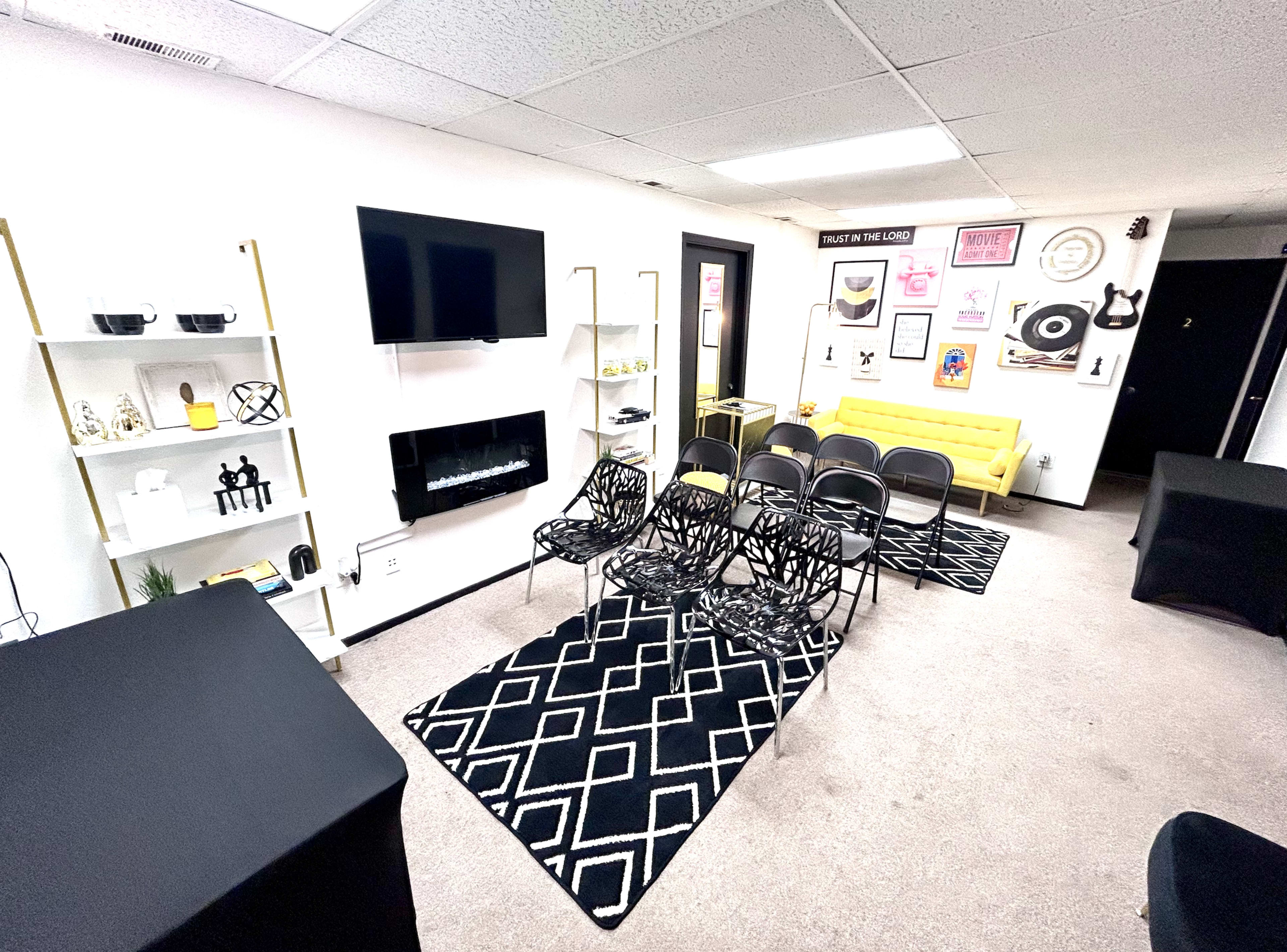 Stylish and Versatile Space for Your Next Event! Perfect for Private Gatherings, Pop-Up Shops, Workshops, and More! Image in St. Clair Shores, St. Clair Shores, MI